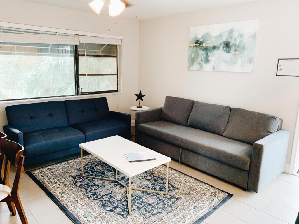 Premium Two Bedroom Two Bath Family Suite w/ Kitchen and Sofa Bed - Photo 2