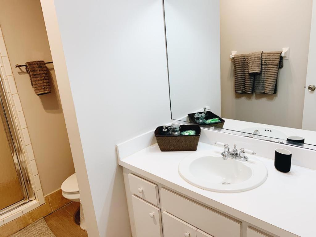 Premium Two Bedroom Two Bath Family Suite w/ Kitchen and Sofa Bed - Photo 14