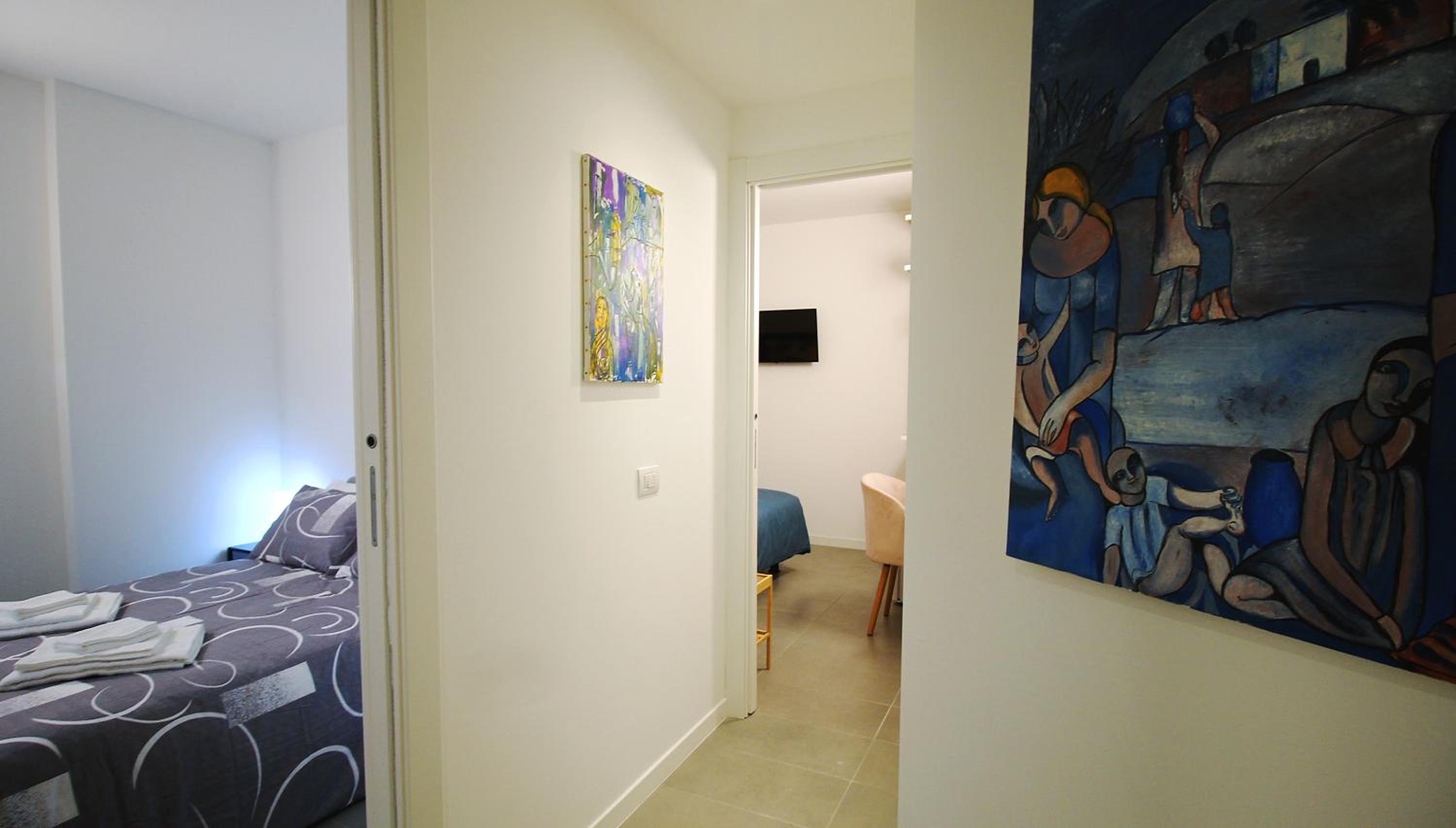 Quadruple Room with Private Bathroom - Photo 9