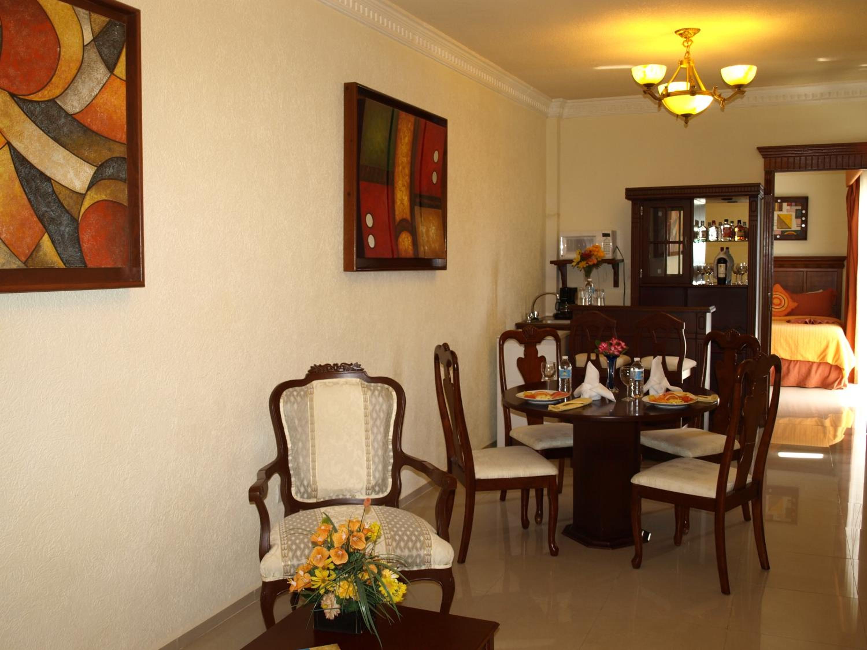Two-Bedroom Suite - Photo 2
