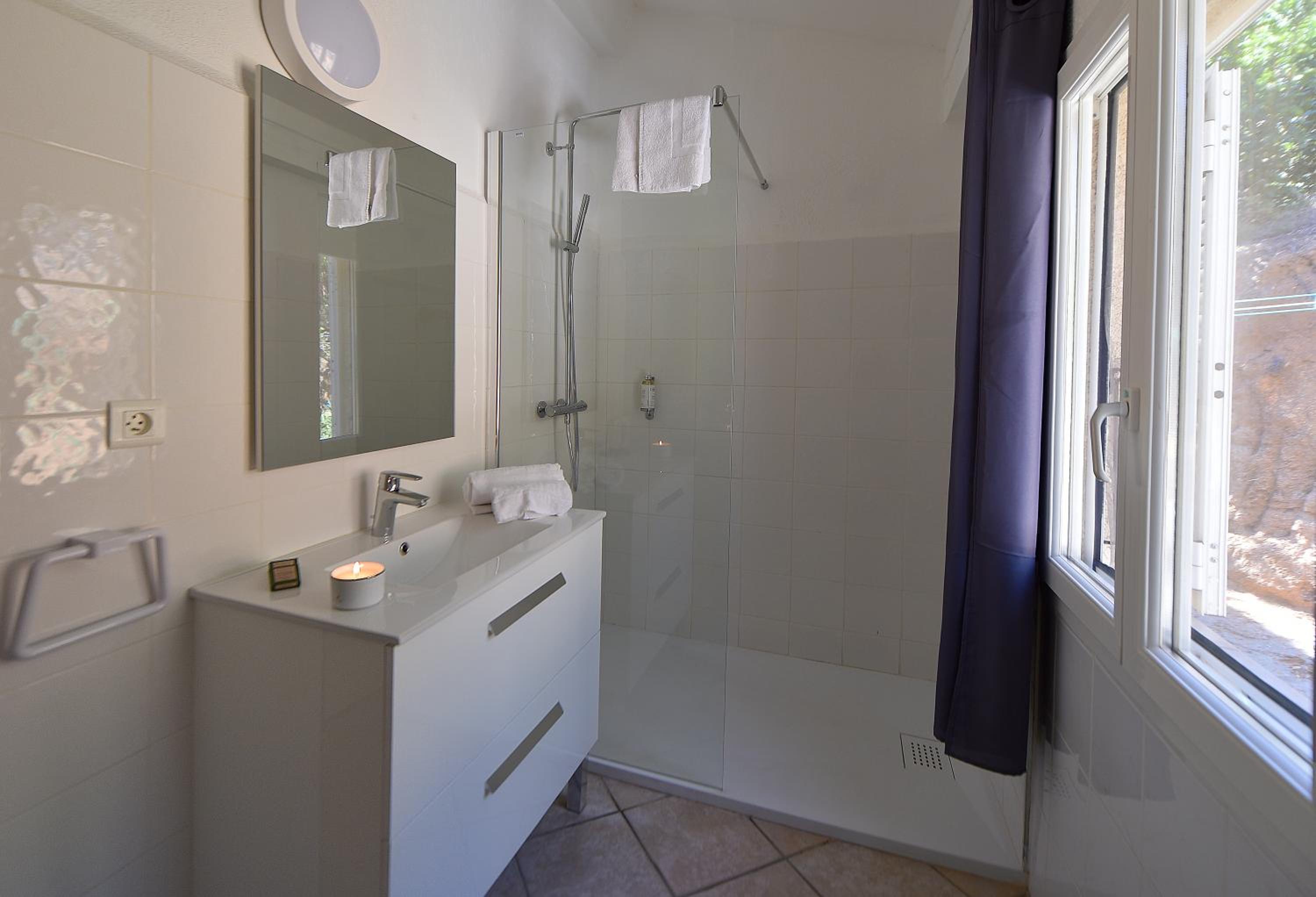 Comfort Two Bedroom Villa (4 people) with Sea View  photo 1