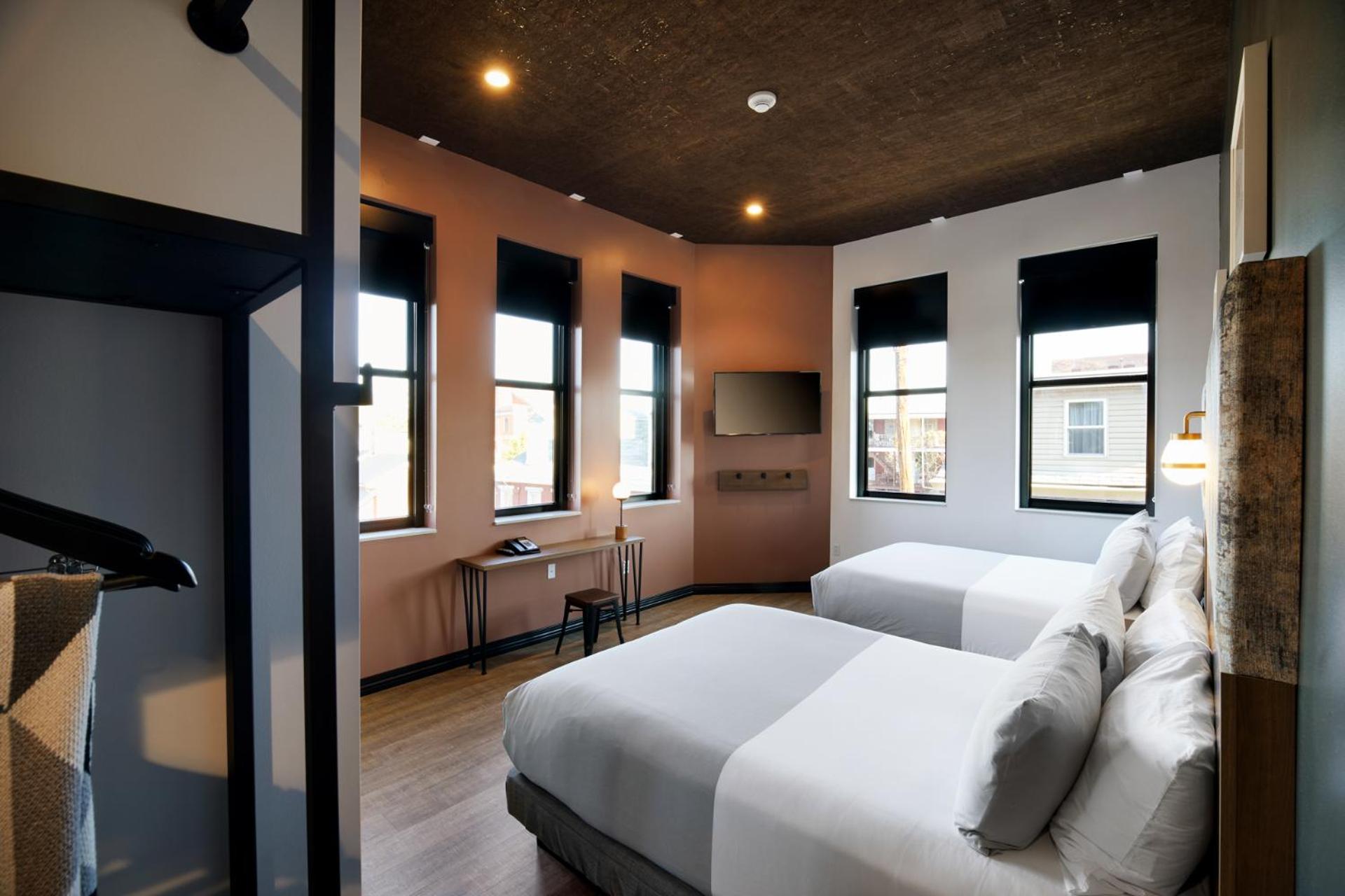 Queen Room with Two Queen Beds - Non-Smoking photo 1