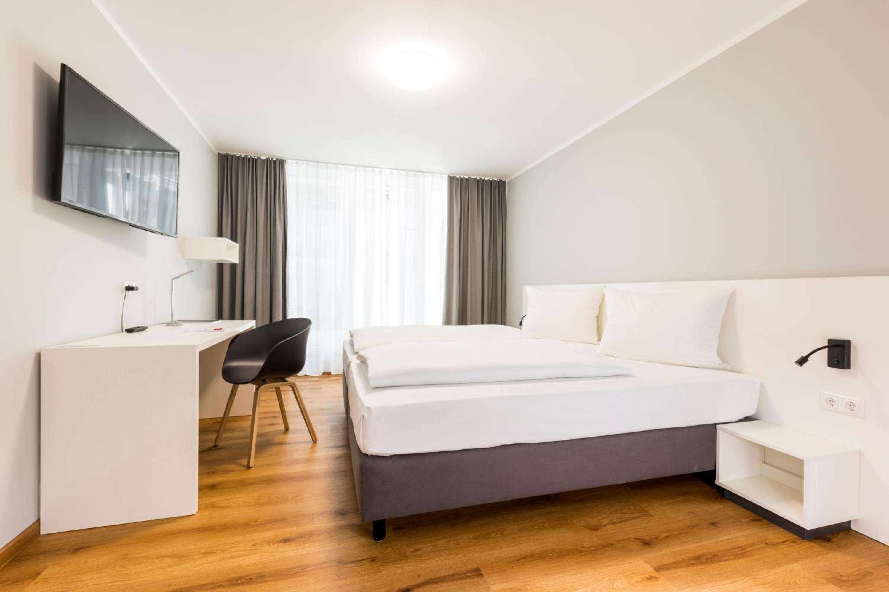 Double Room with Shared Bathroom