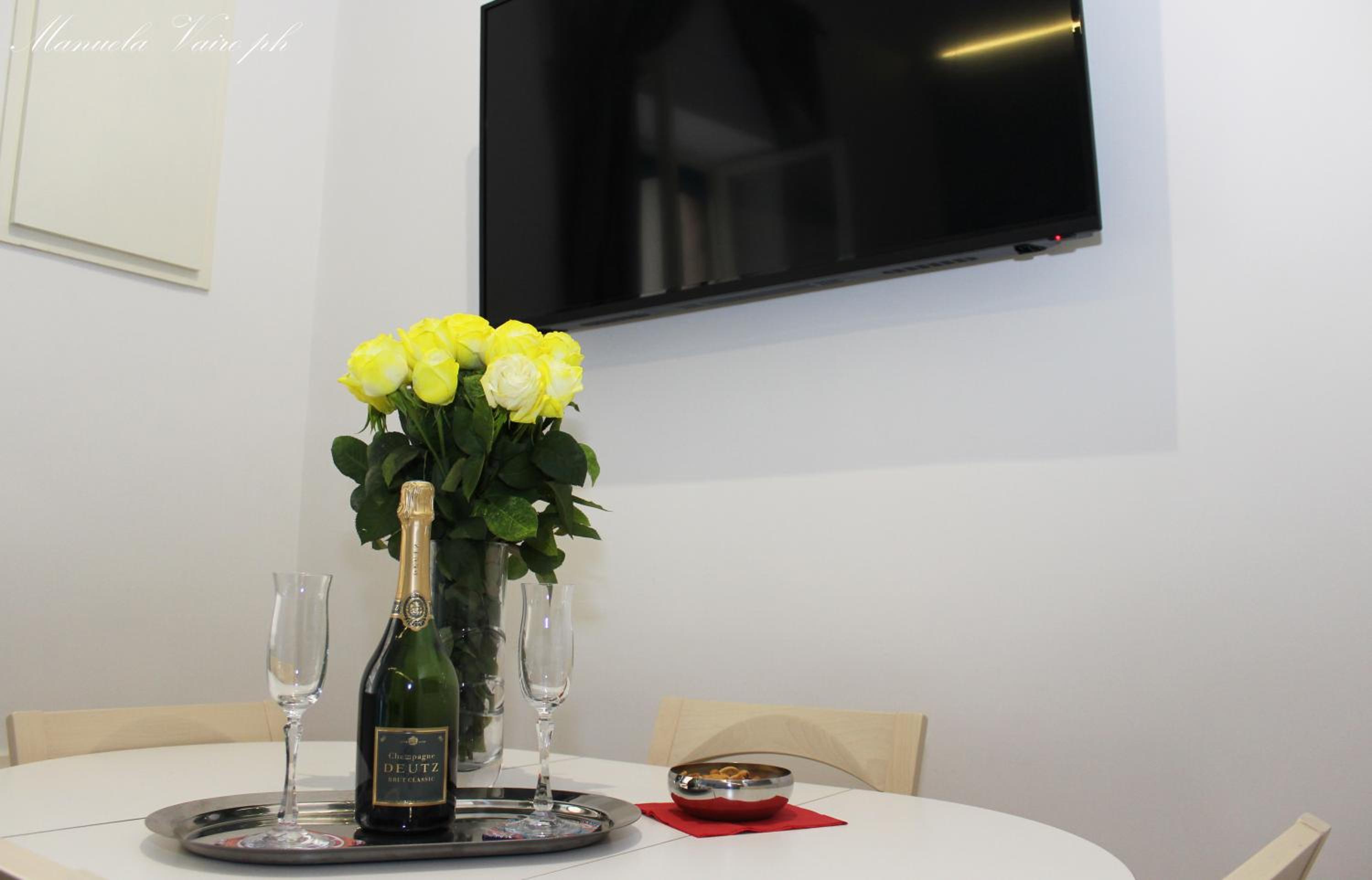 One-Bedroom Apartment - Photo 6