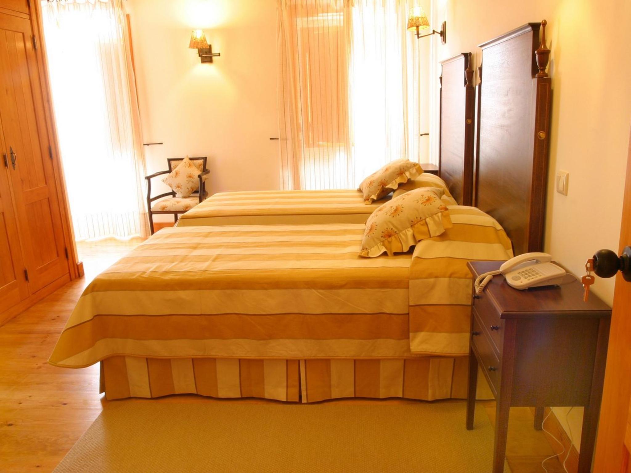 Double or Twin Room - Photo 9