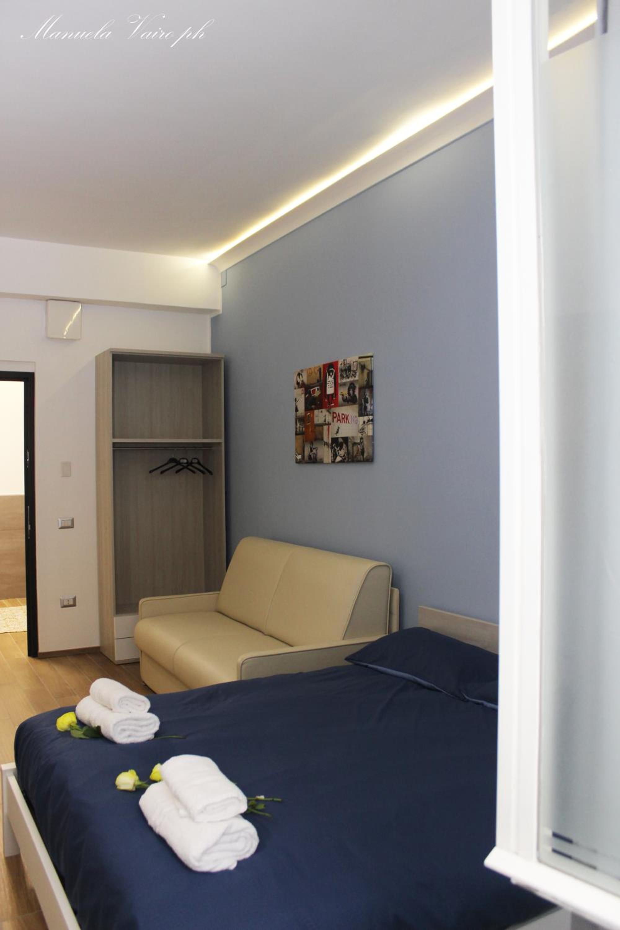 One-Bedroom Apartment - Photo 1