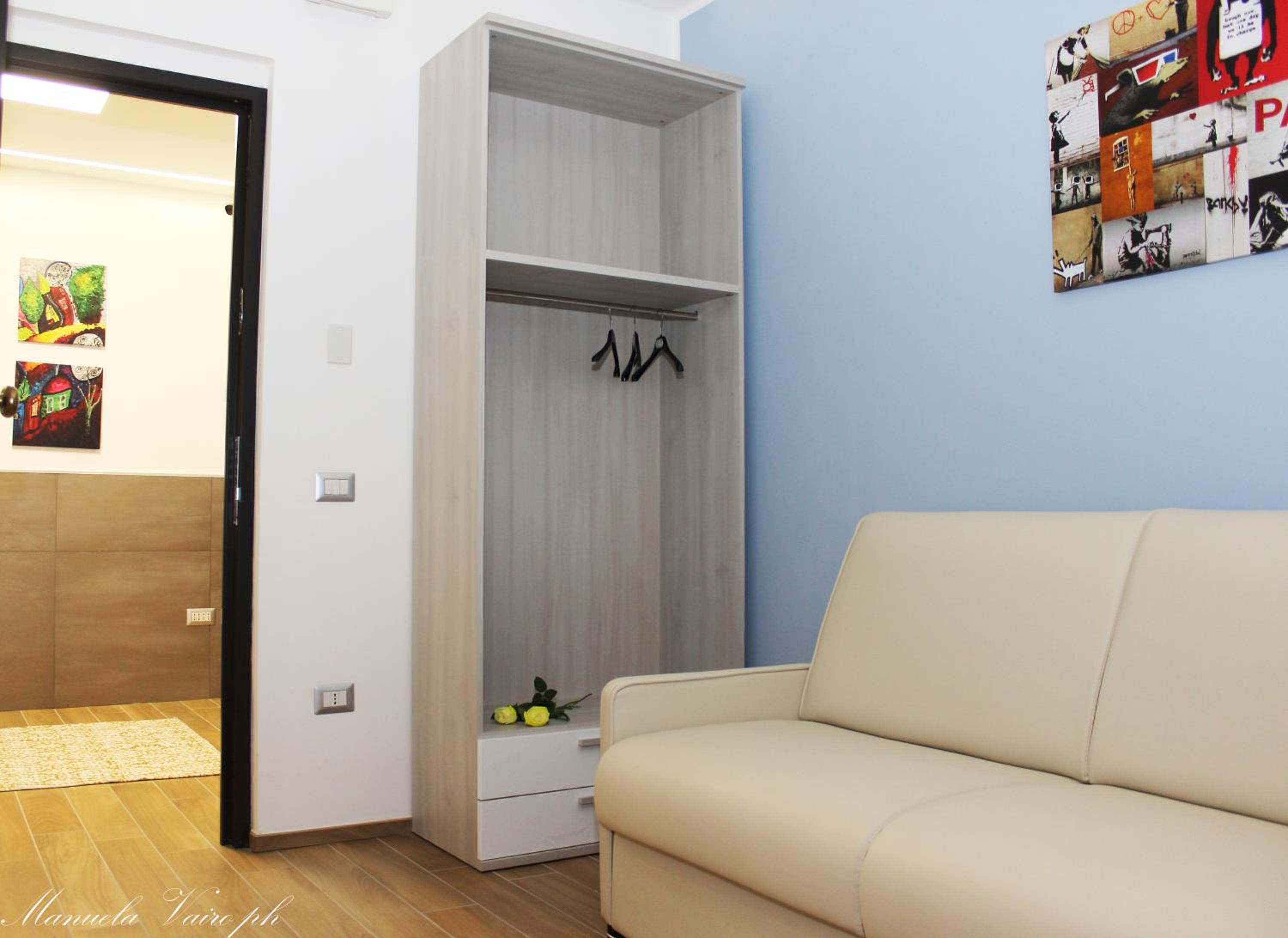 One-Bedroom Apartment - Photo 4