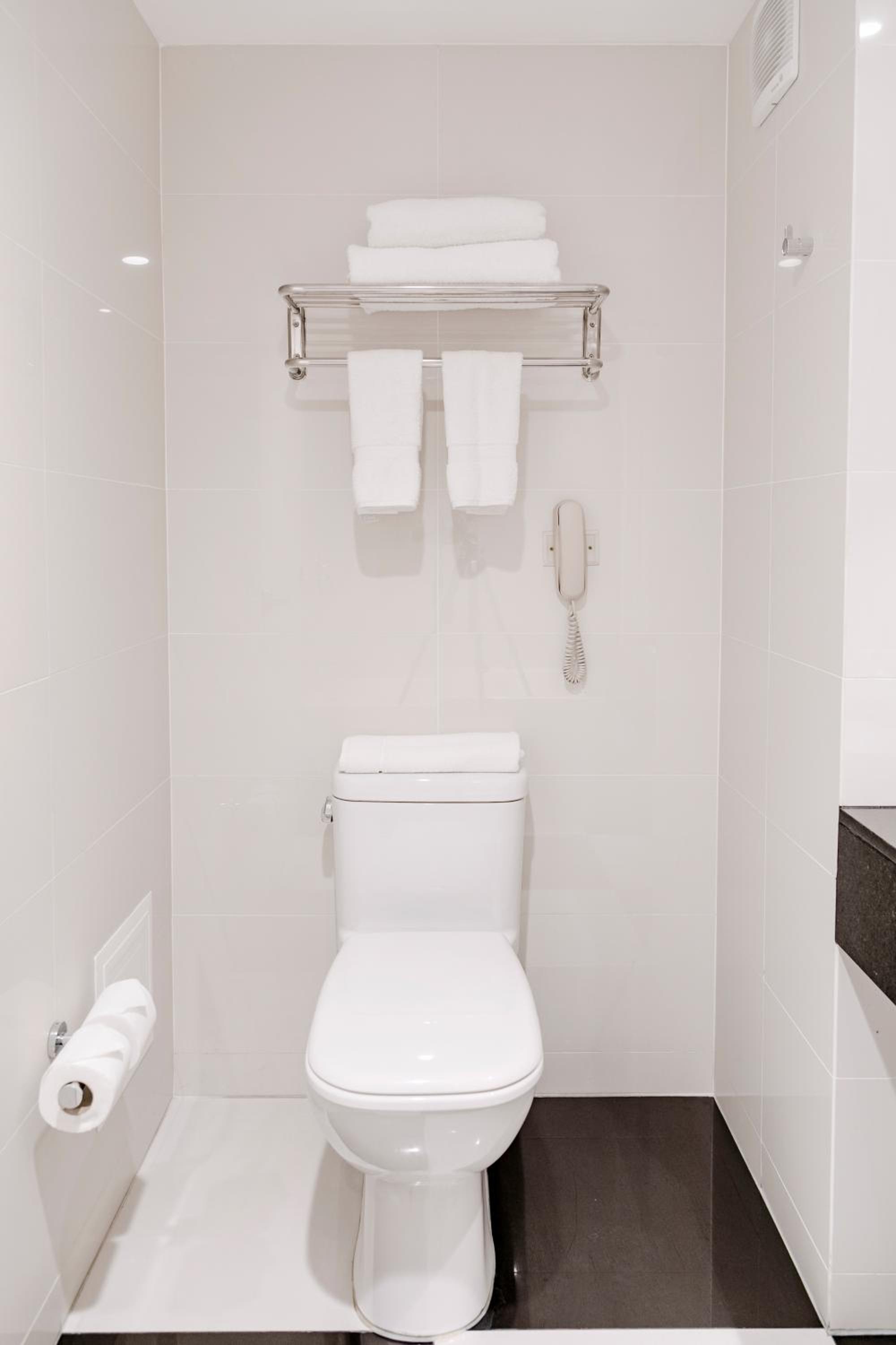 Junior King Suite - Non-Smoking - Photo 4