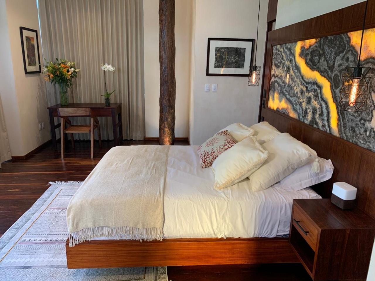 Deluxe Suite - Photo 6