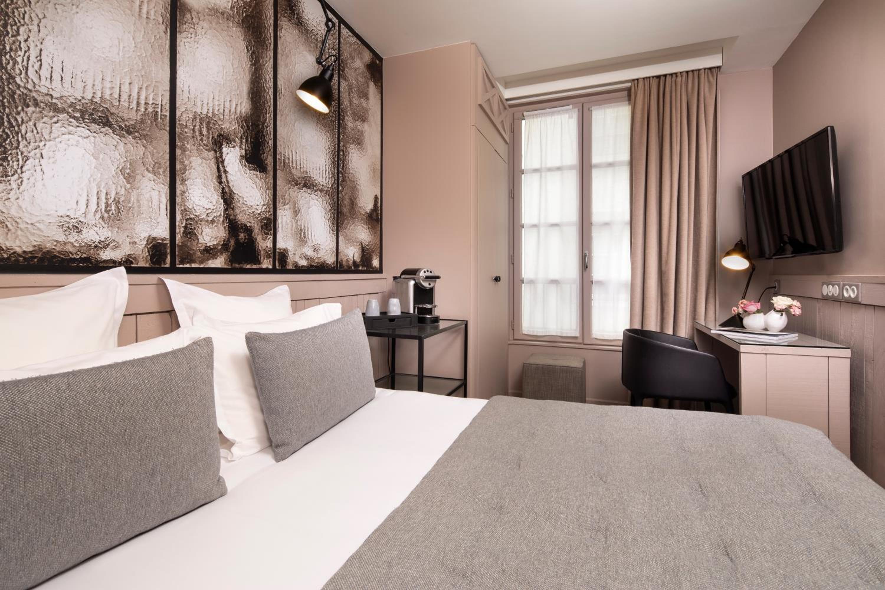 Superior Double or Twin Room photo 3