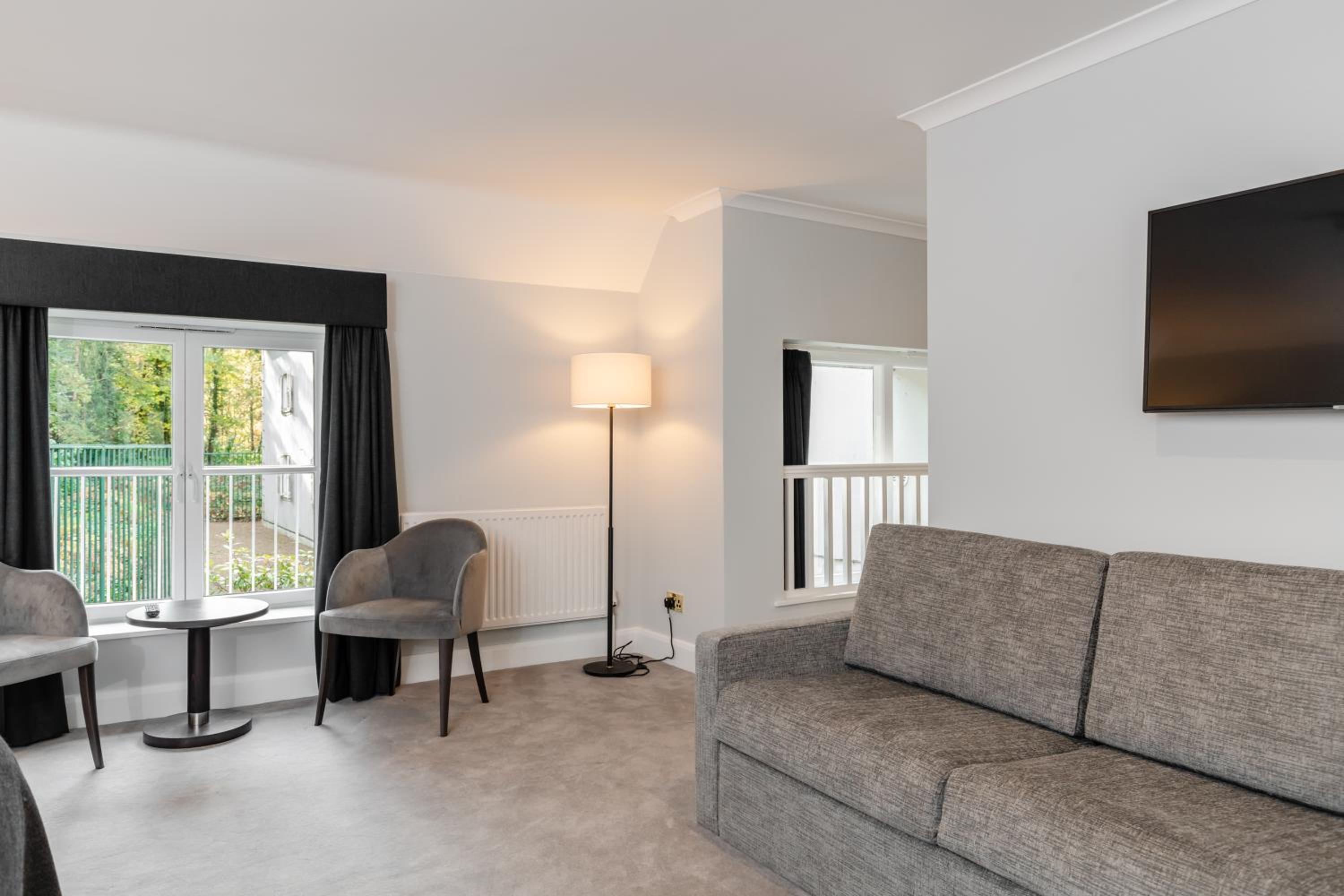 Suite - Photo 10