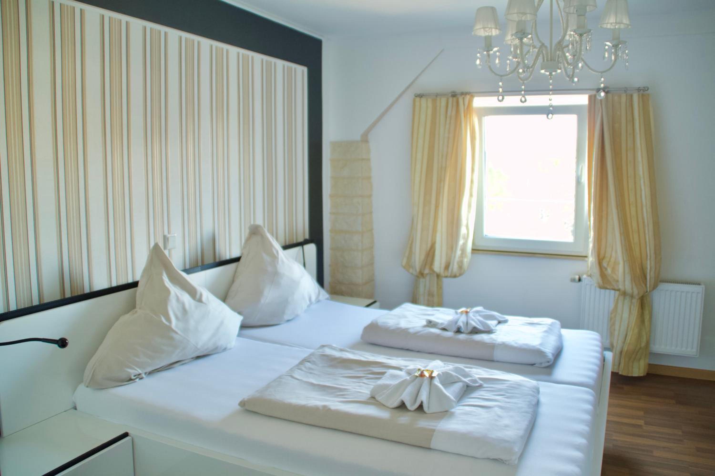 Double Room - Photo 14