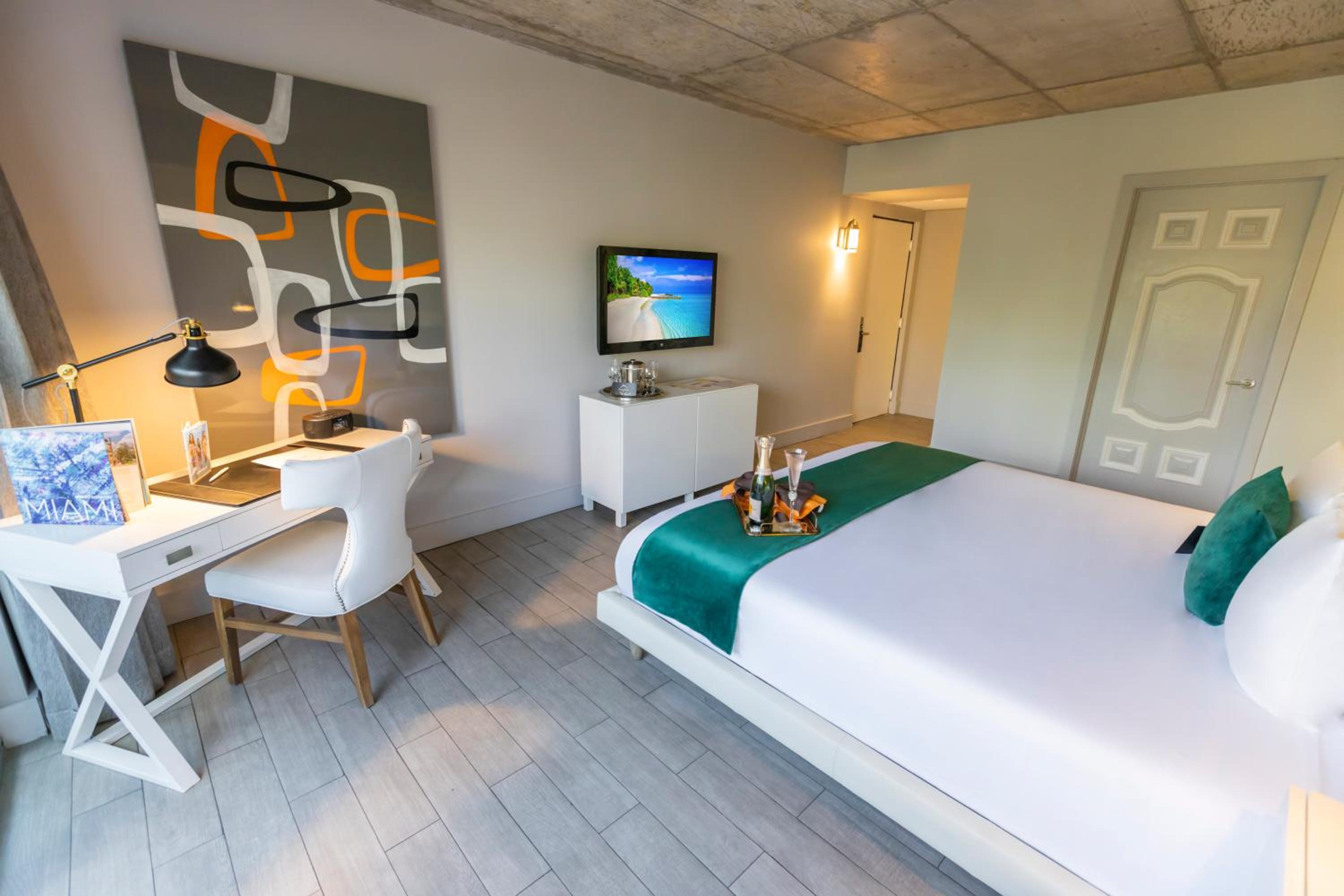 Riviera Suiter, Bilde 2