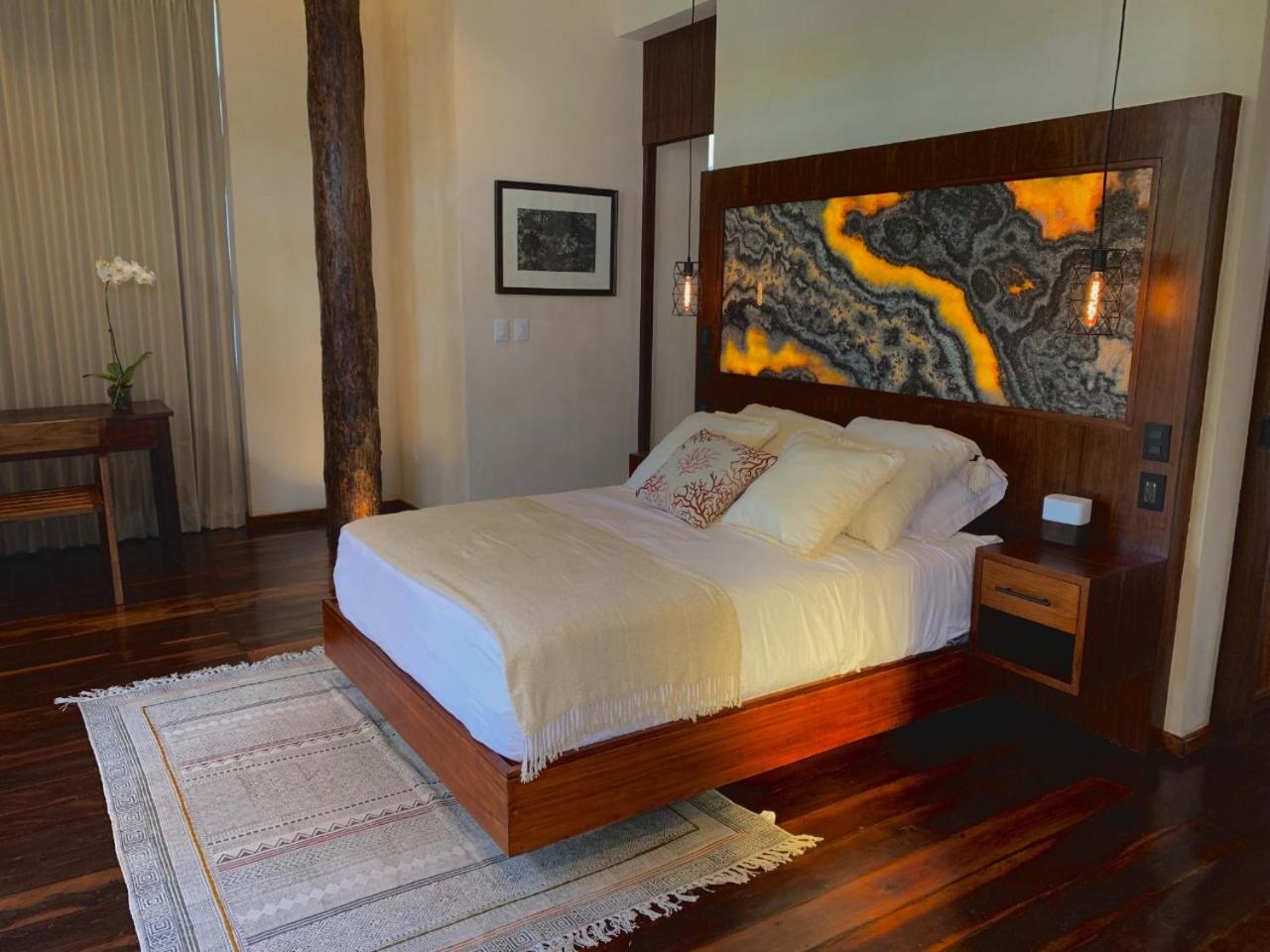 Deluxe Suite - Photo 12