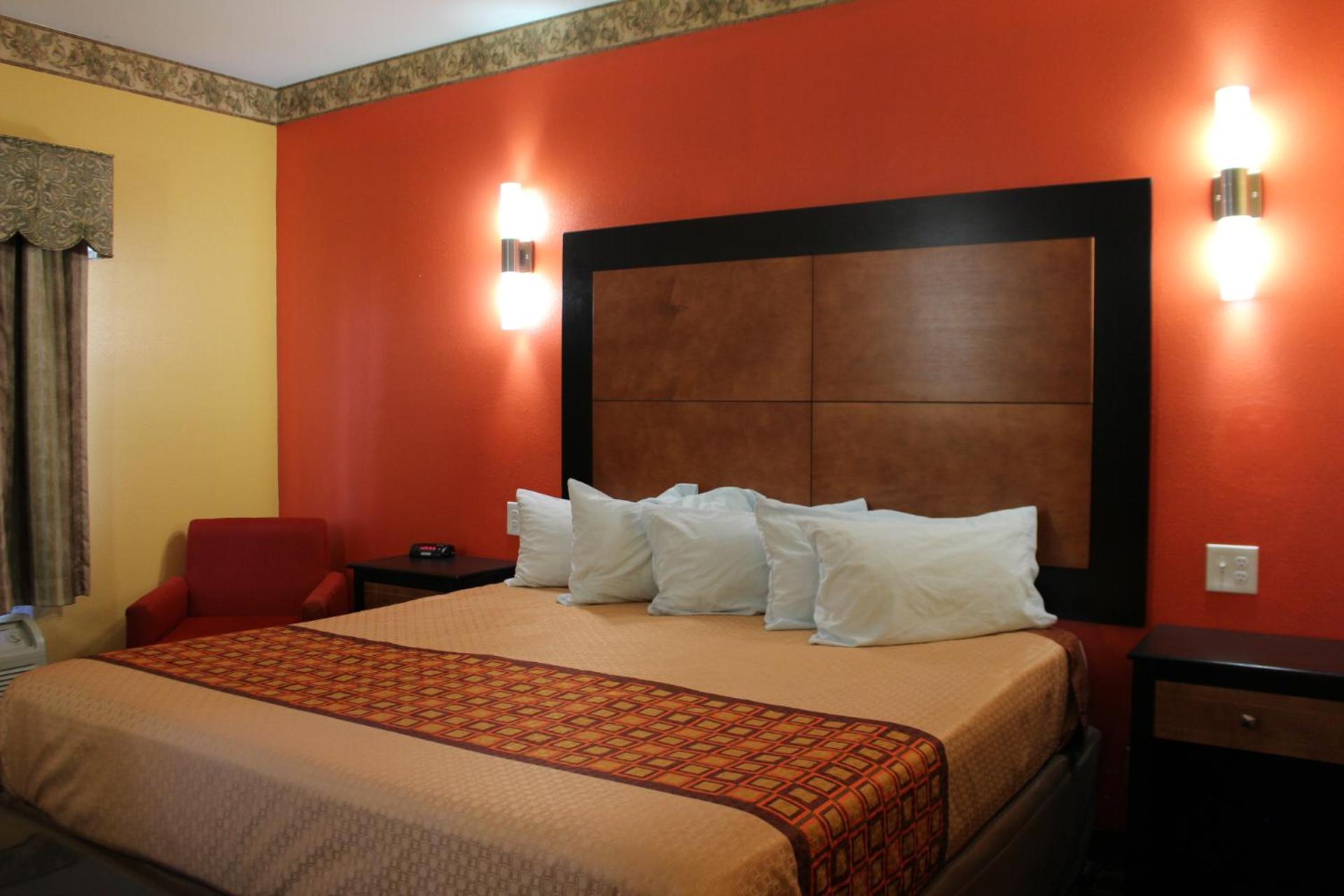 Standard King Room - Photo 1
