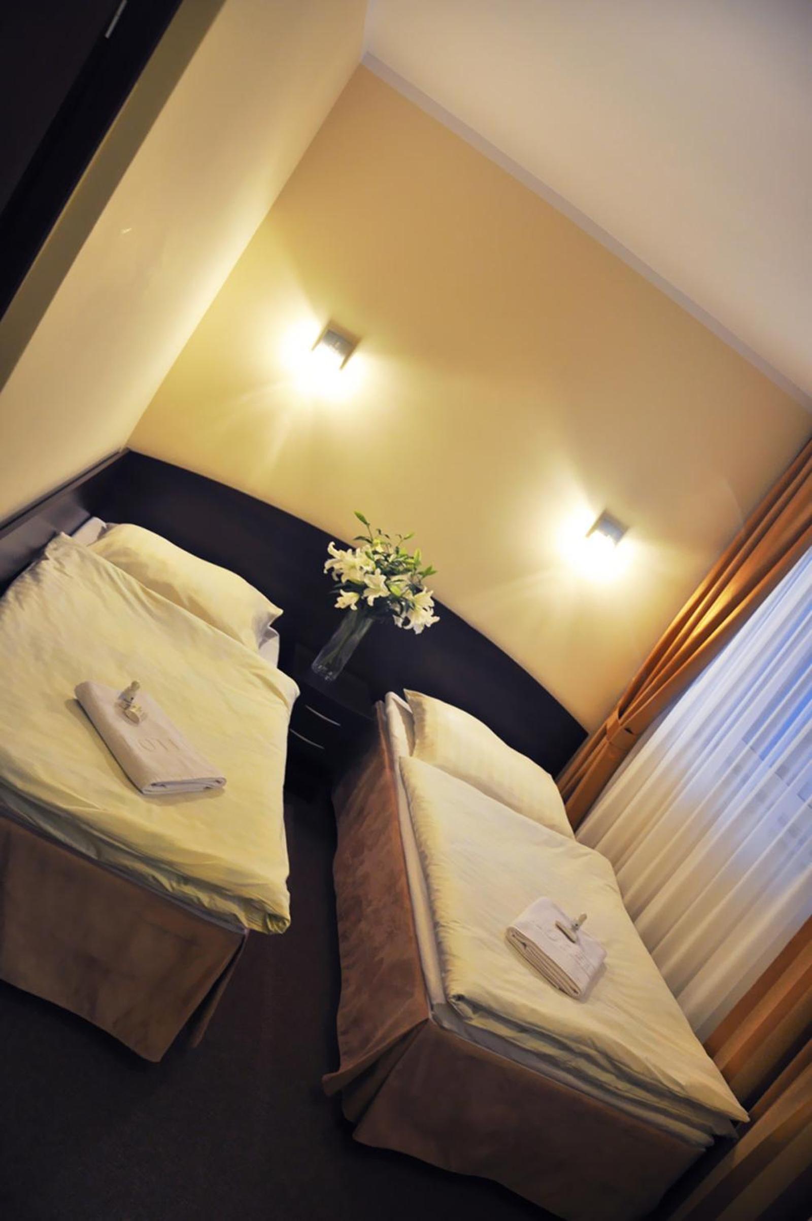 Standard Twin Room photo 3