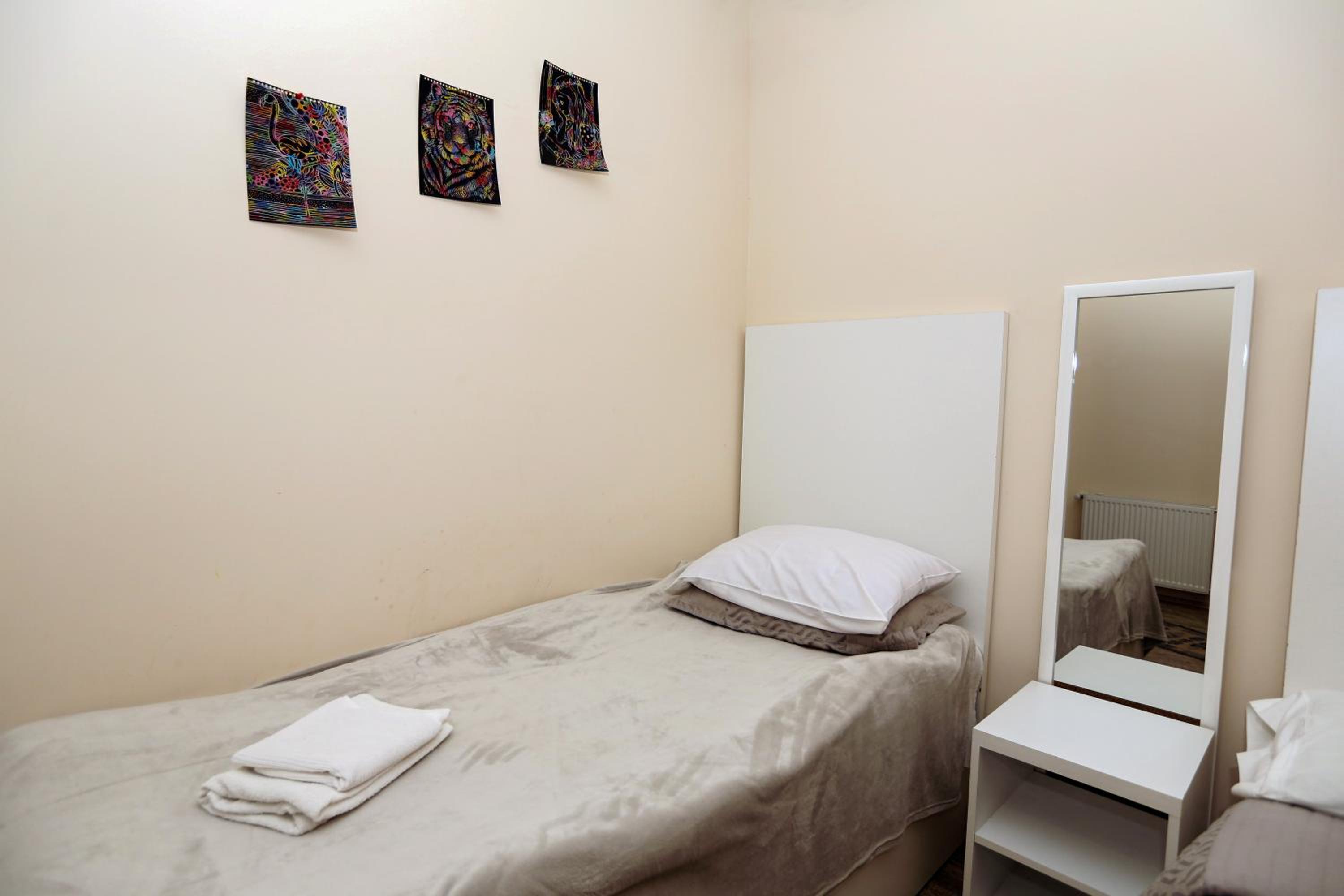 Studio Apartment - Photo 28