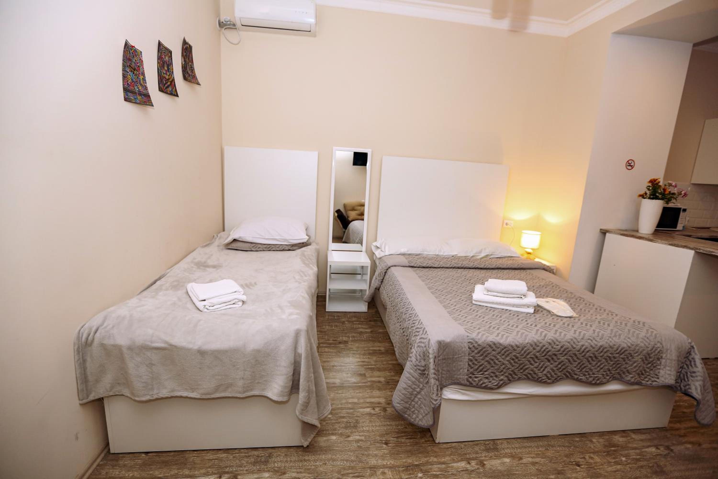Studio Apartment - Photo 29