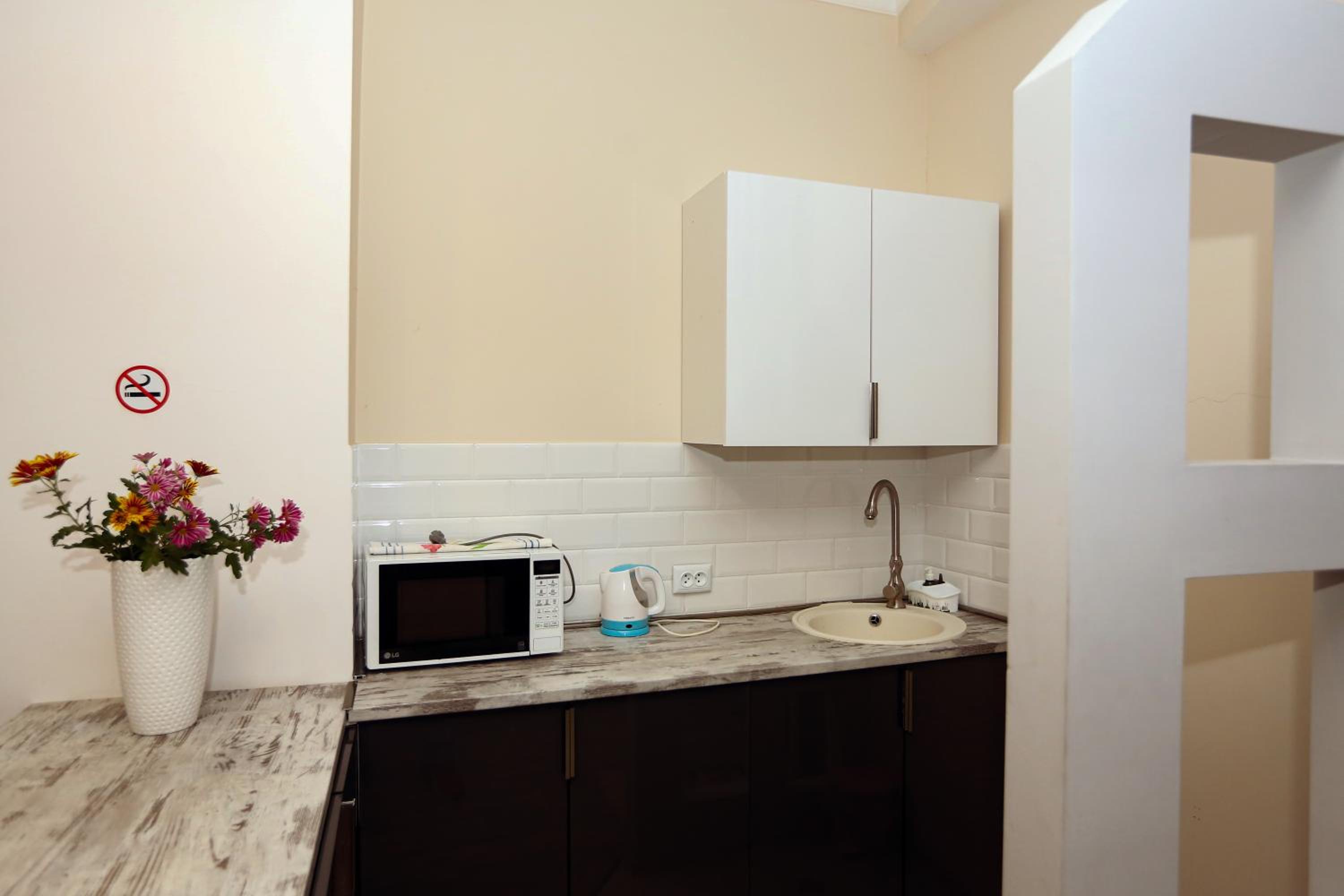 Studio Apartment - Photo 31