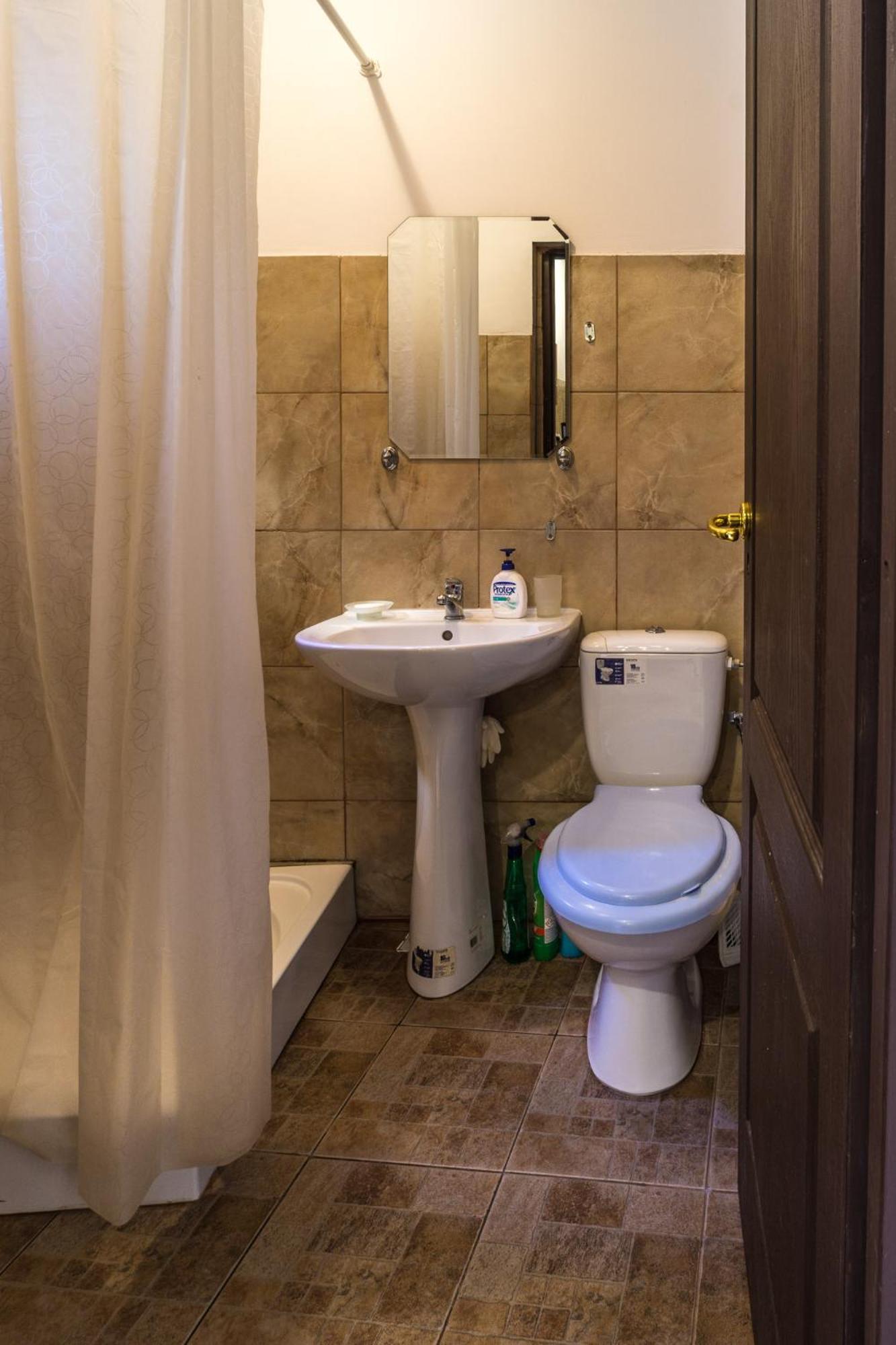 Triple Room with Private Bathroom photo 3
