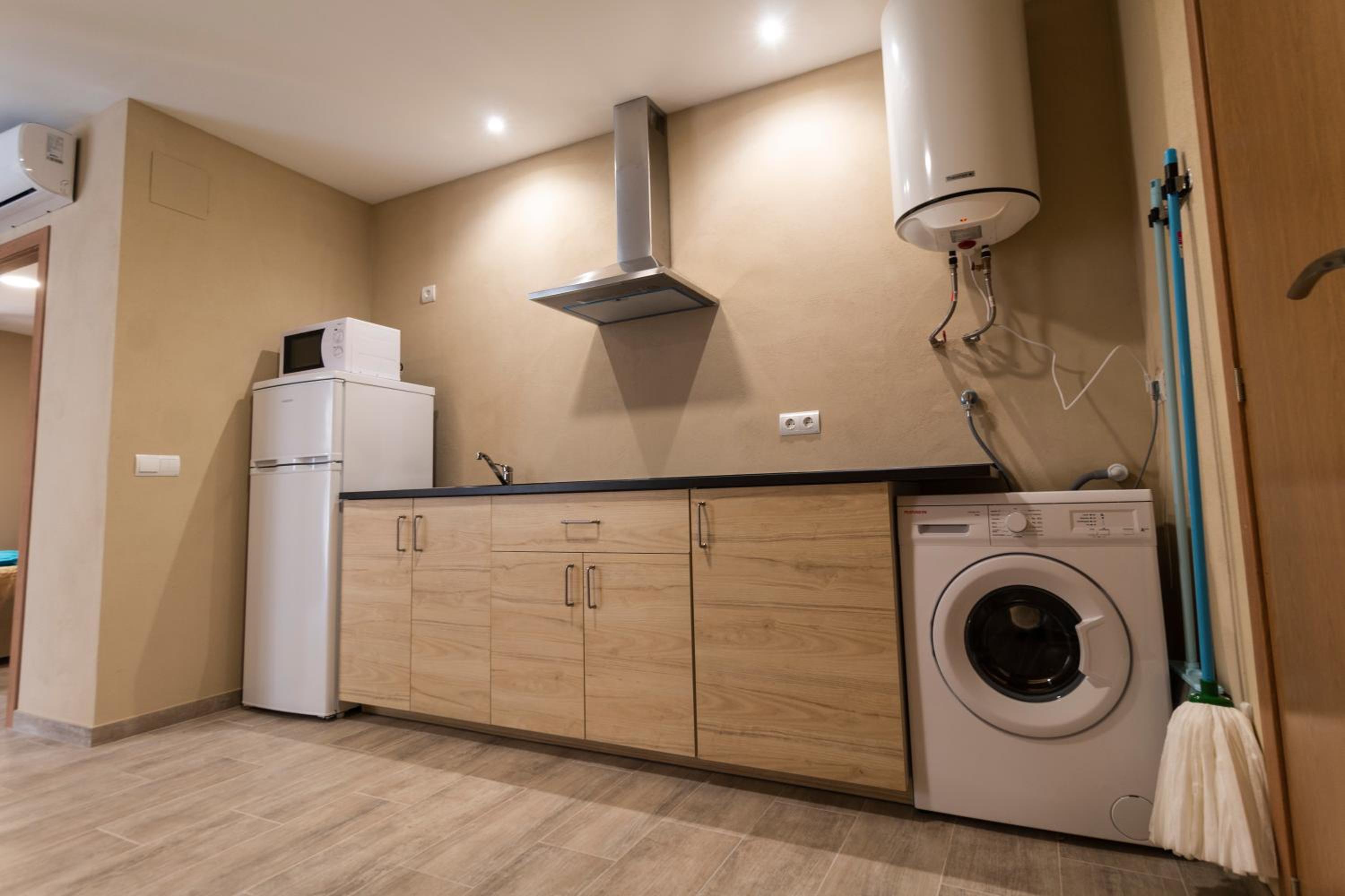 Apartment 1 - Photo 9