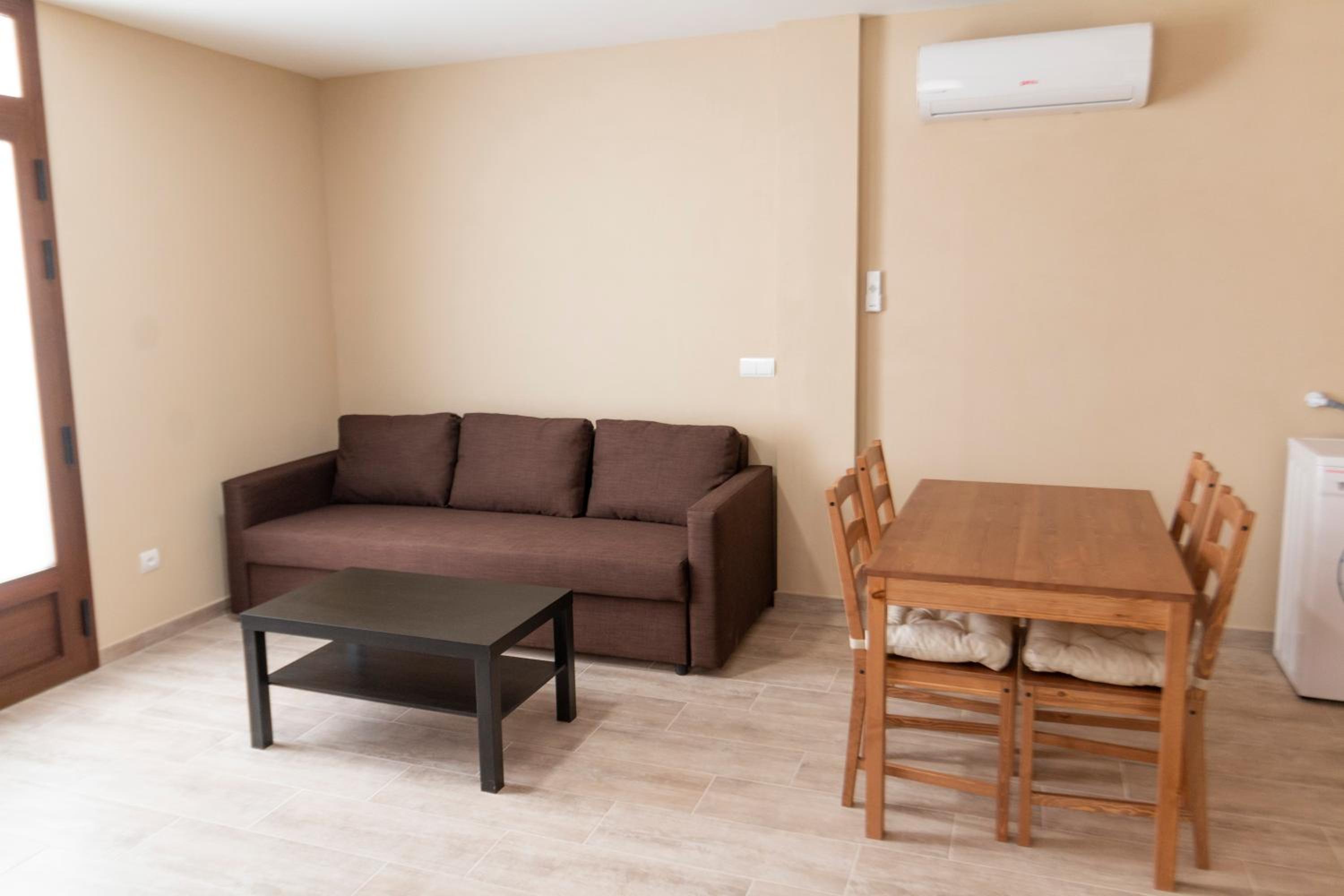 Apartment 2 - Photo 9