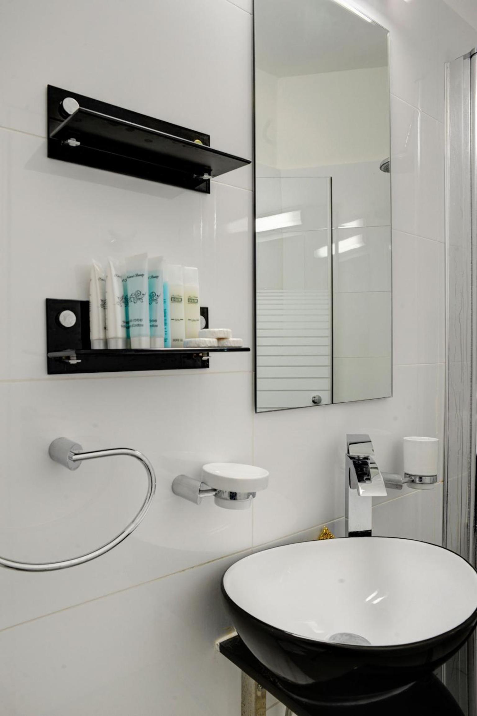 Penthouse Studio - Photo 10