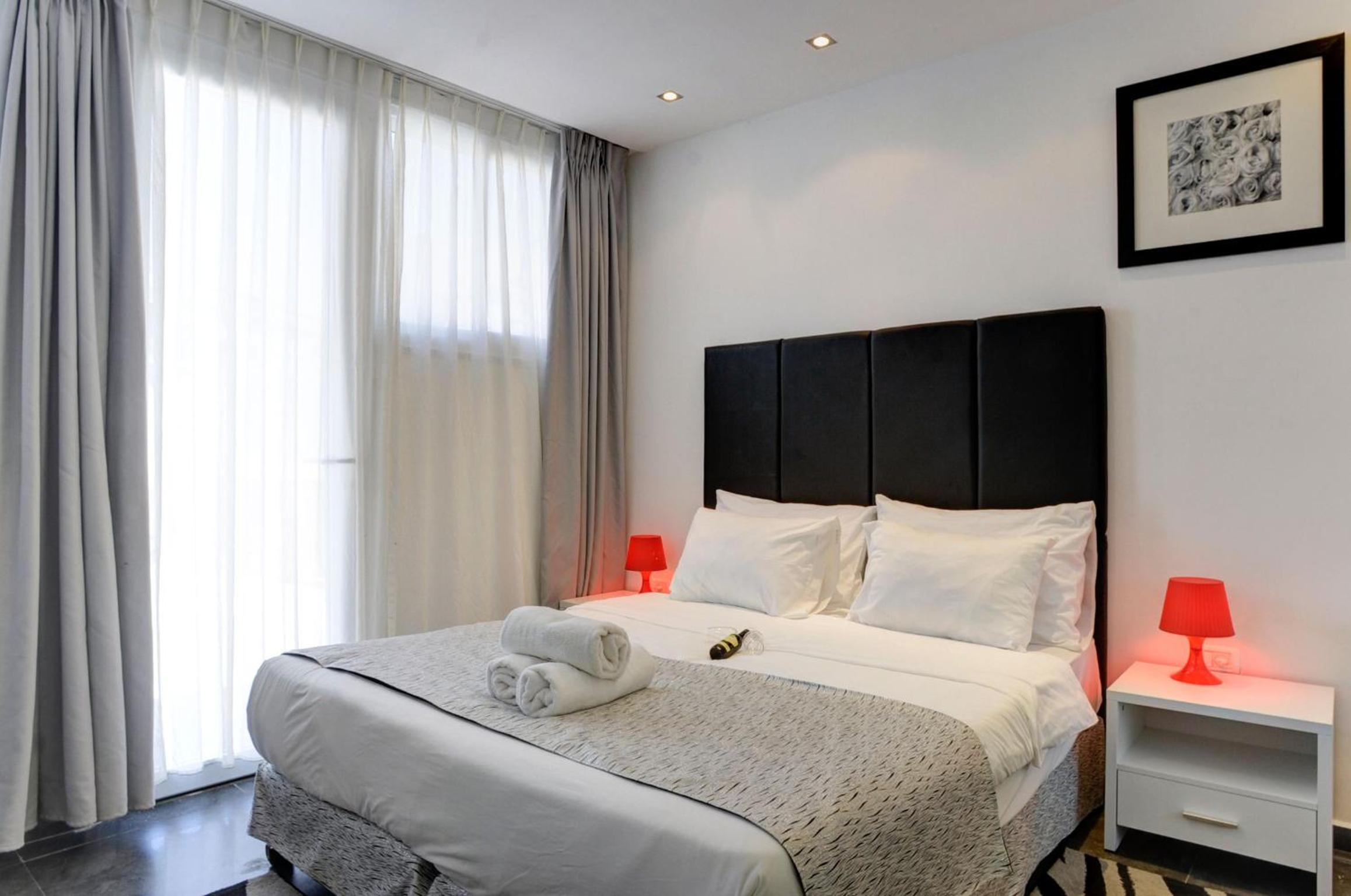 Penthouse Studio - Photo 3