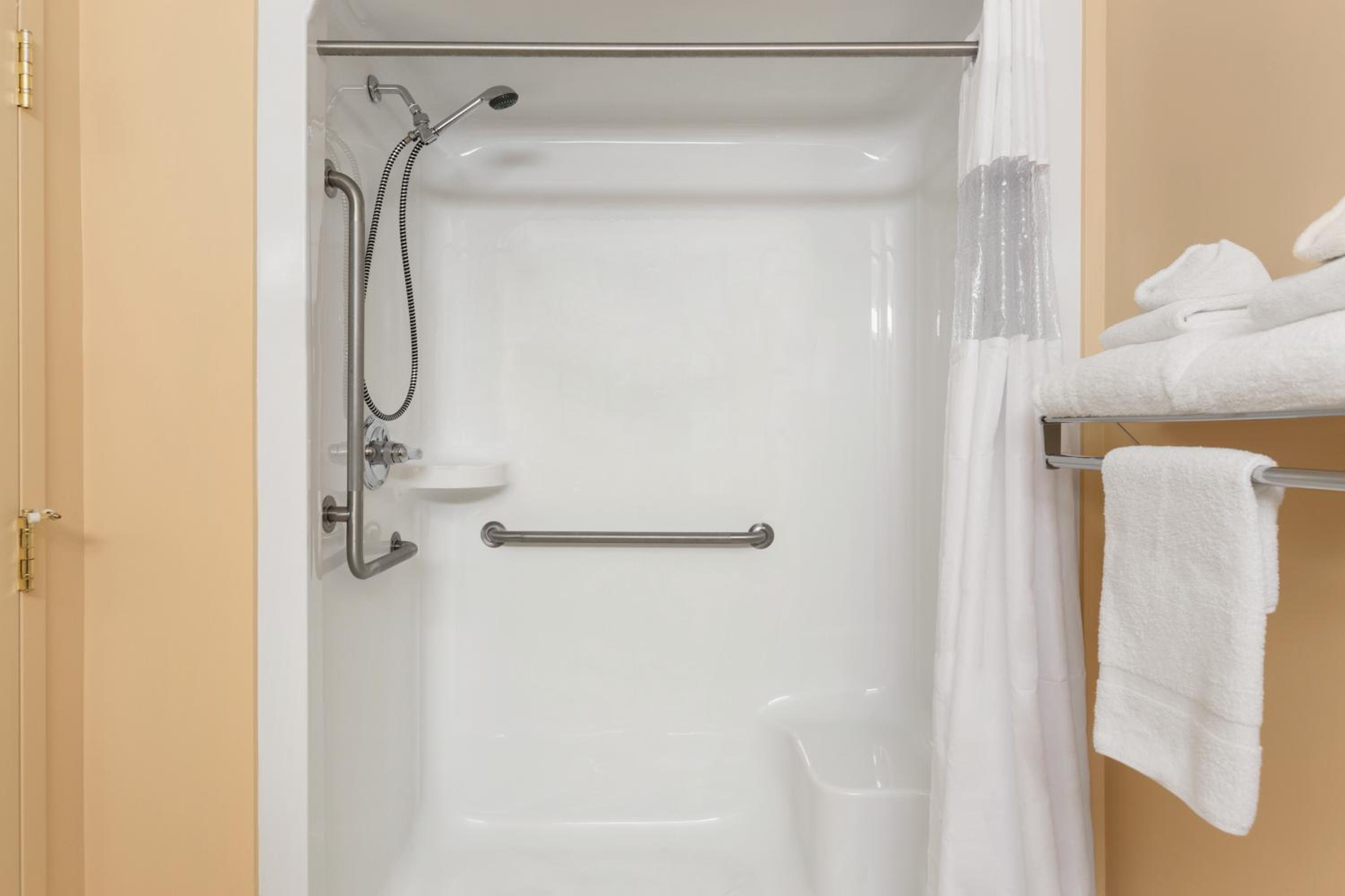 Superior King Room - Mobility Access/Non-Smoking photo 2
