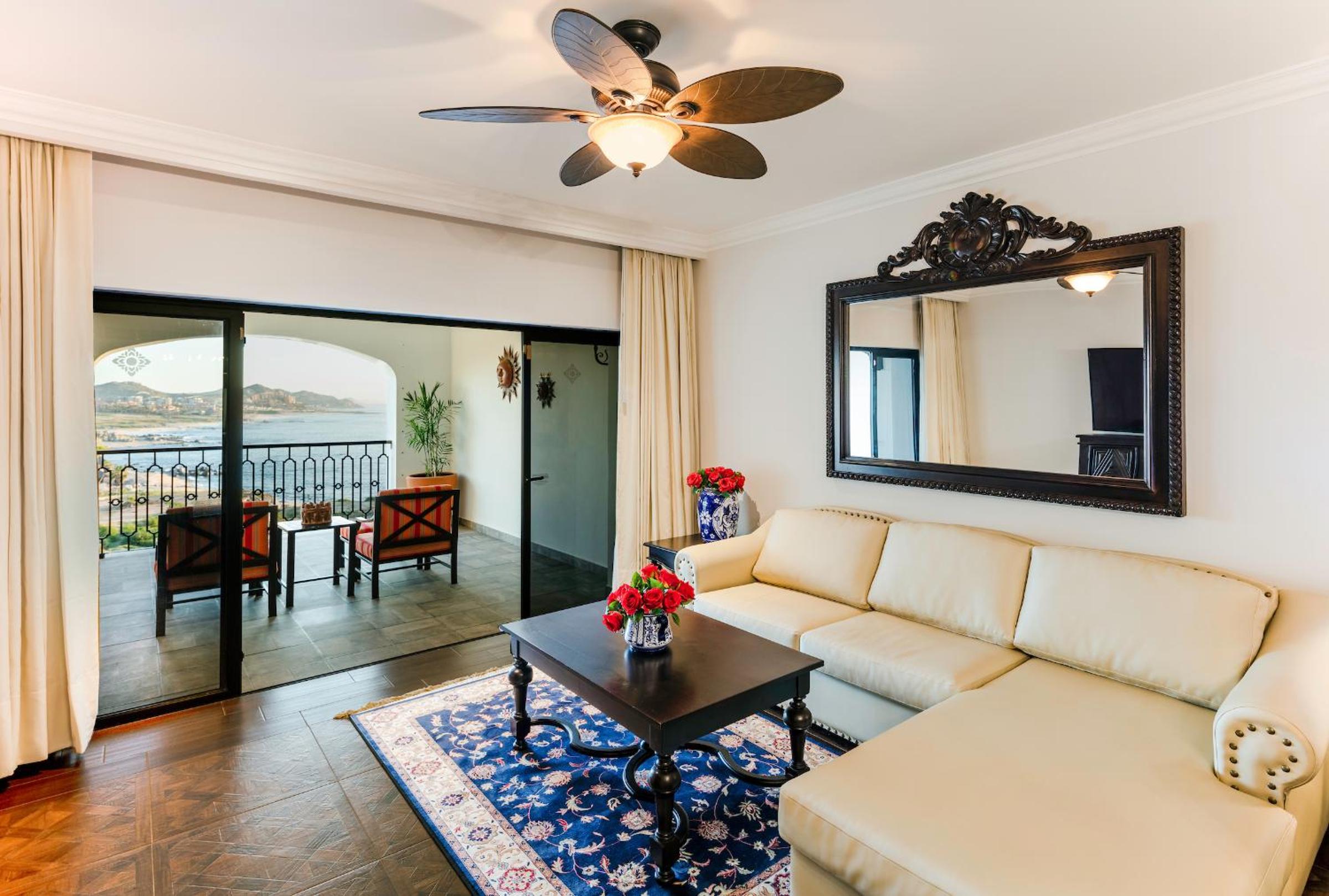 One-Bedroom Suite - Photo 4