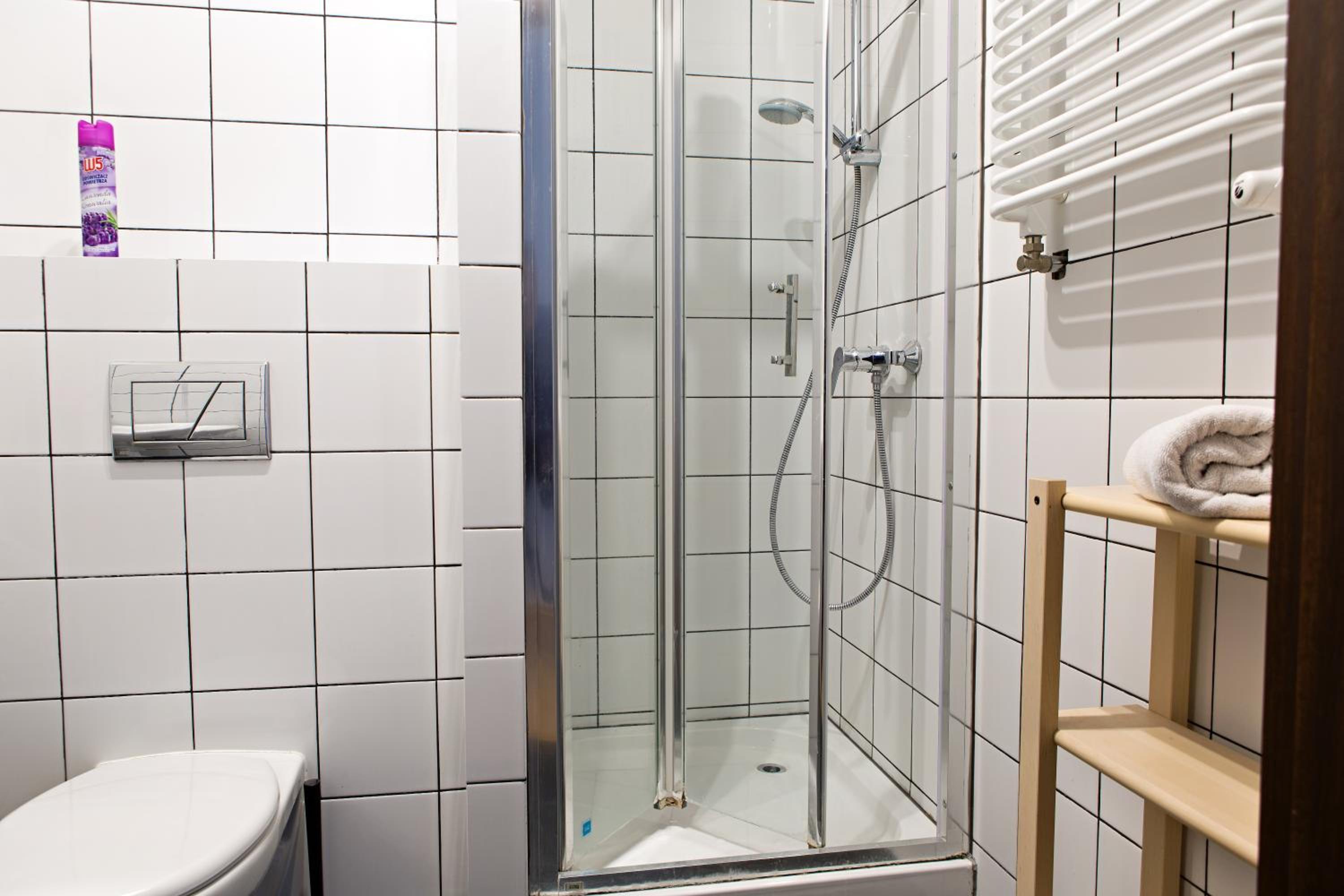 Quadruple Room with Private Bathroom - Photo 4
