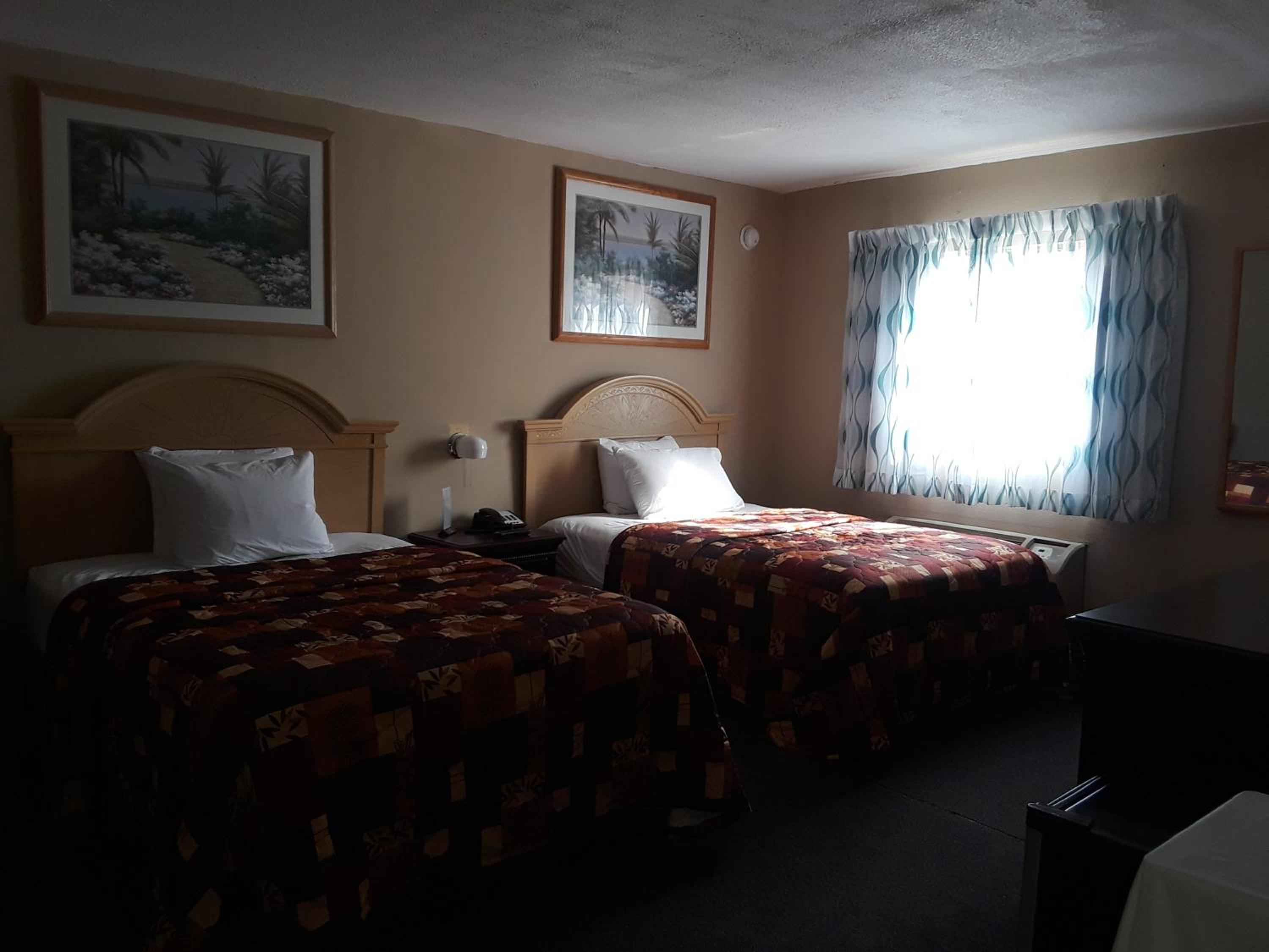 Double Room with Two Double Beds - Non-Smoking - Photo 3