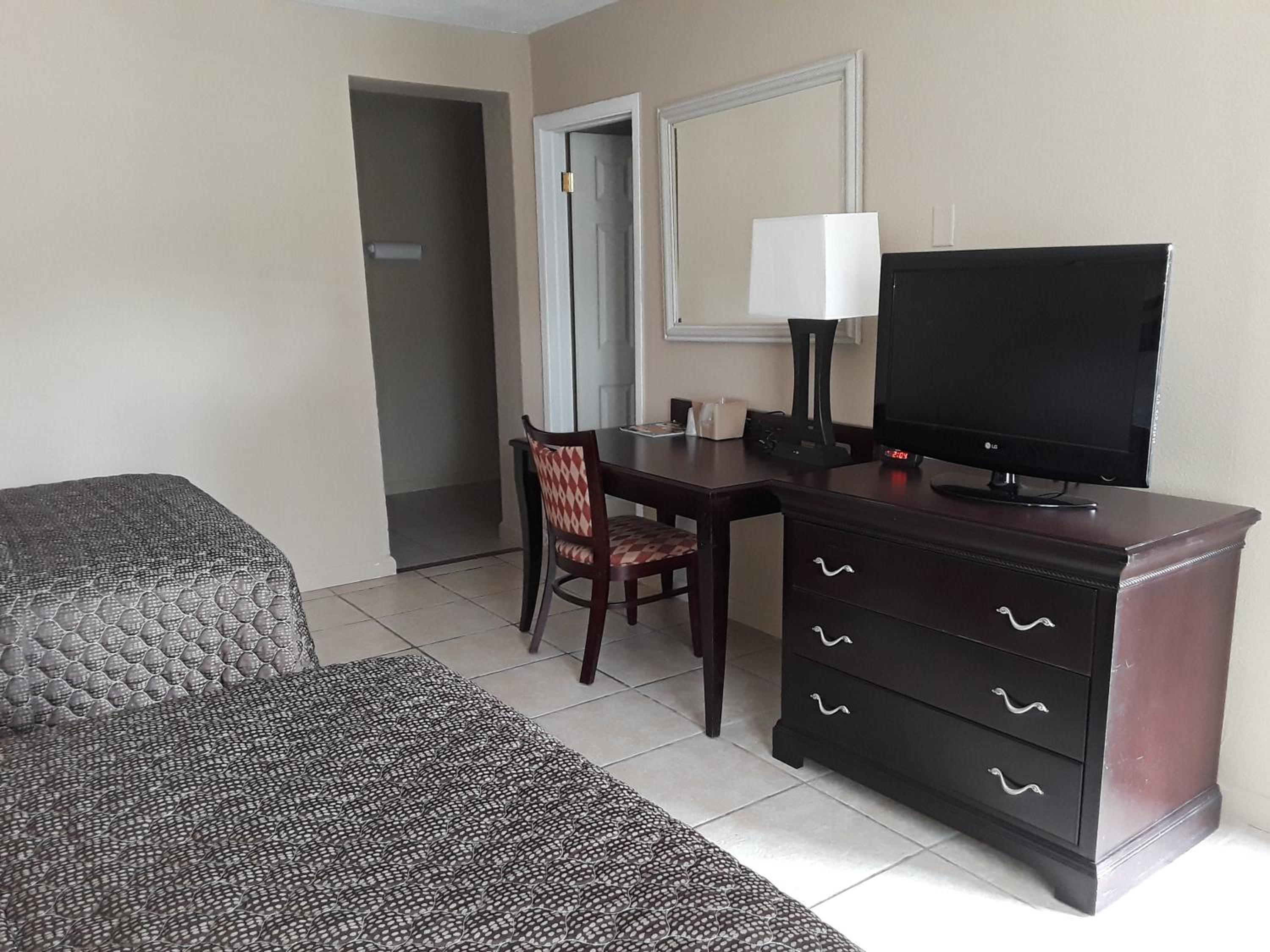 Double Room with Two Double Beds - Non-Smoking - Photo 1
