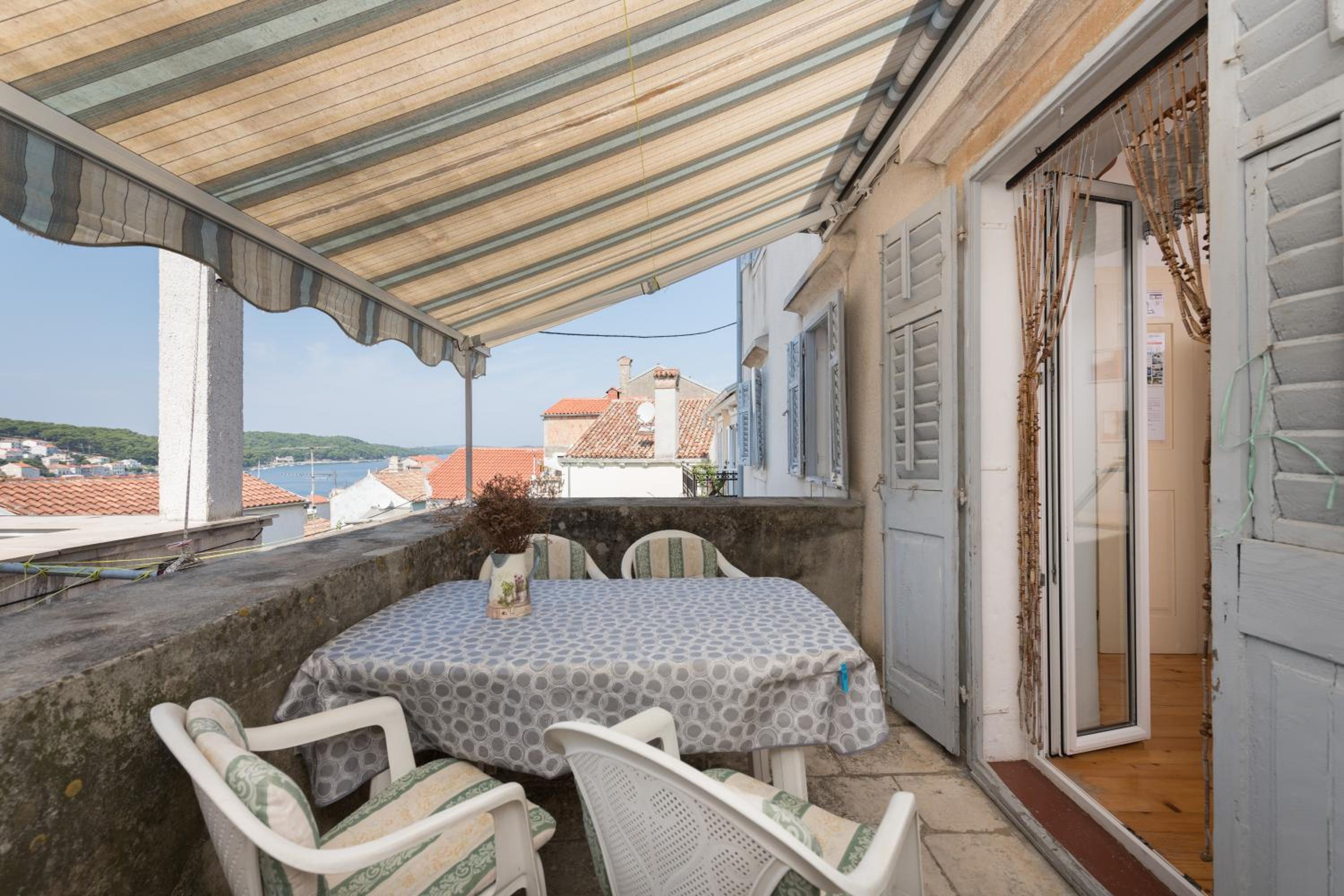 One-Bedroom Apartment with Balcony and Sea View photo 1