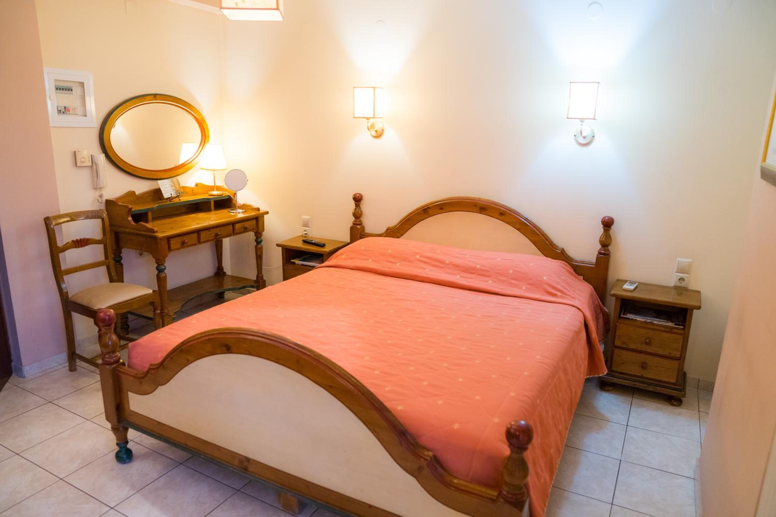 Quadruple Room with Balcony - Photo 1