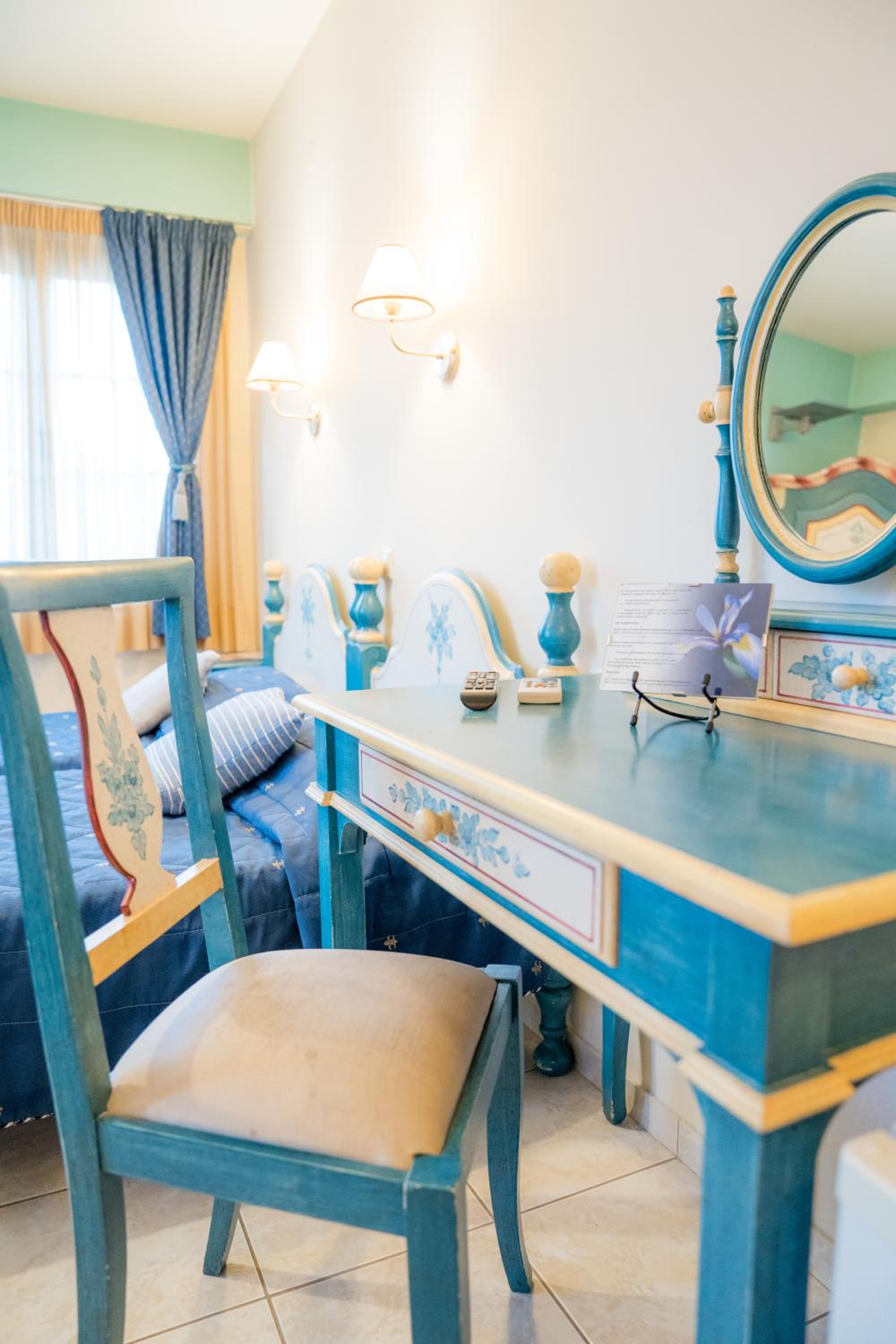 Twin Room with Balcony - Photo 15