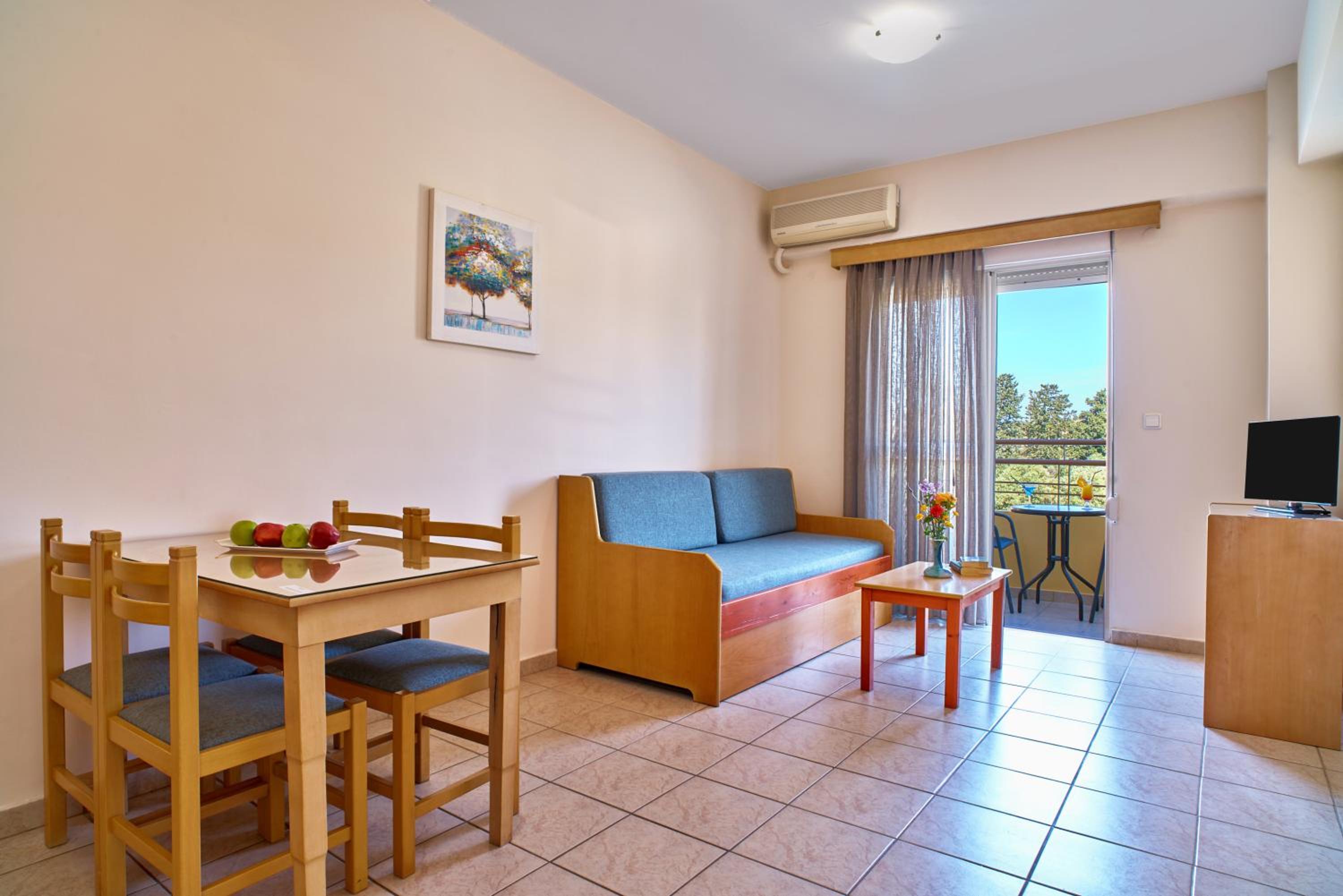 One-Bedroom Apartment (3 Adults) photo 3