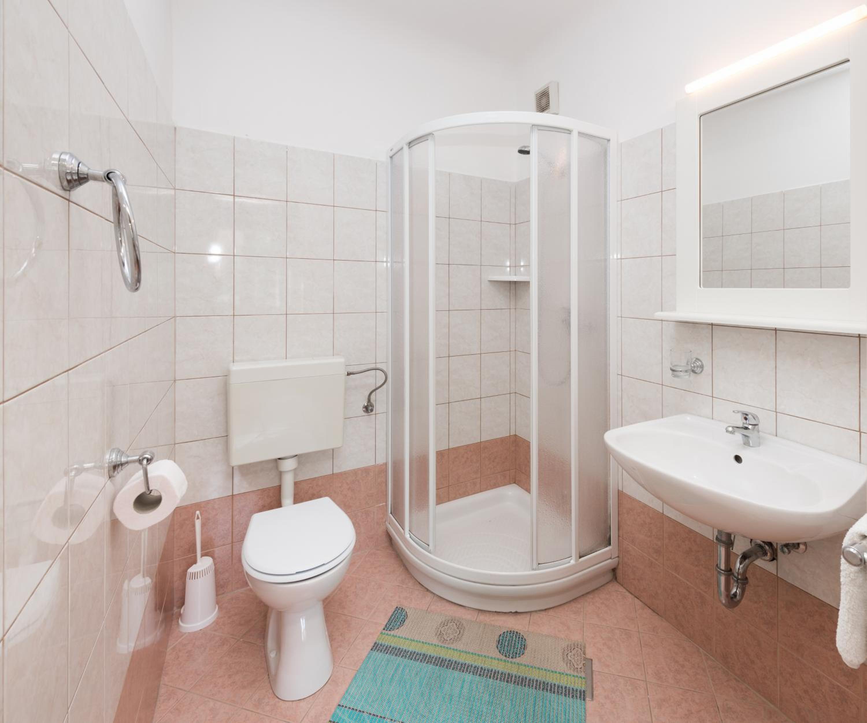 One-Bedroom Apartment with Sea View - Photo 11