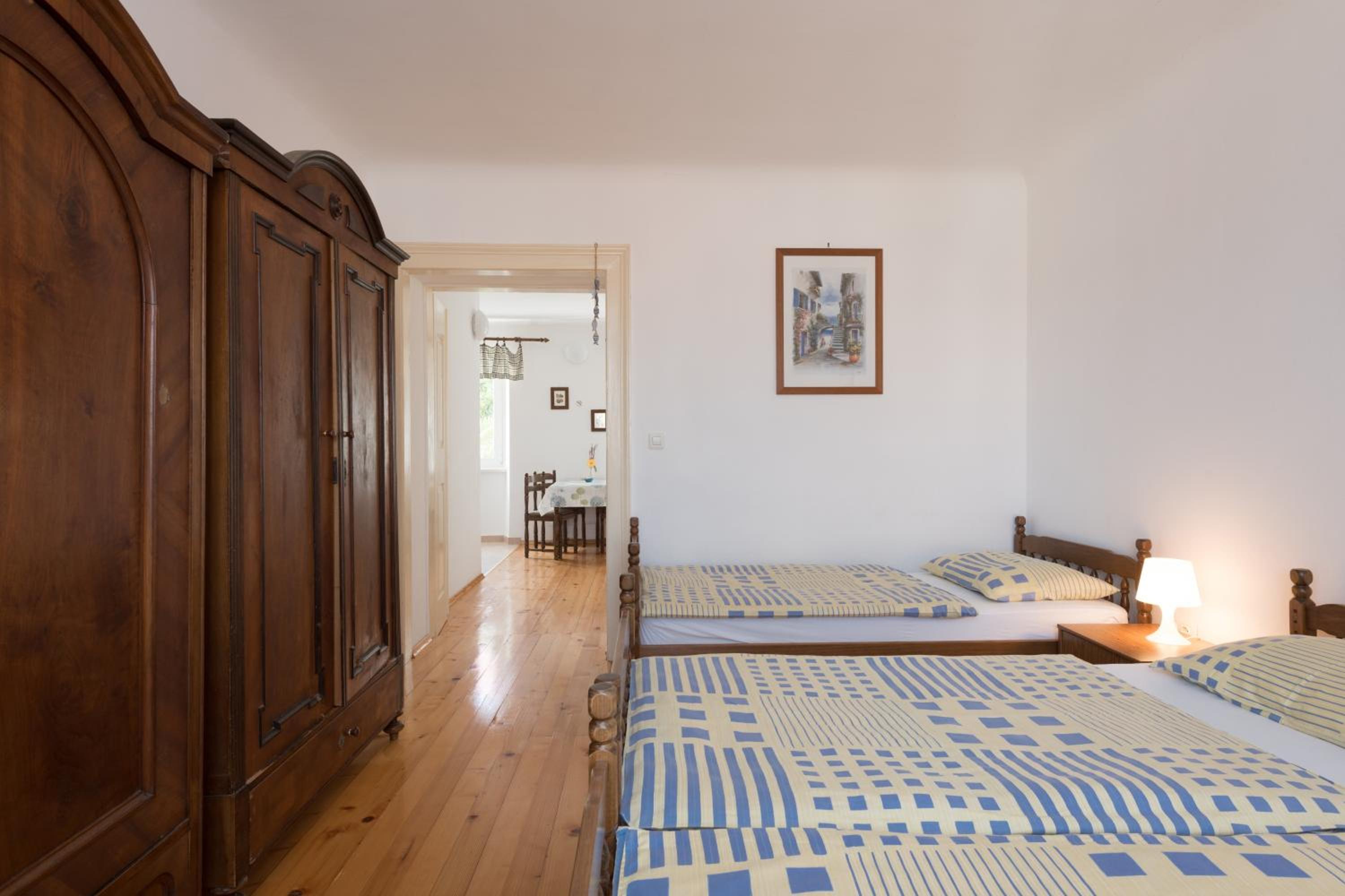 One-Bedroom Apartment with Sea View - Photo 10