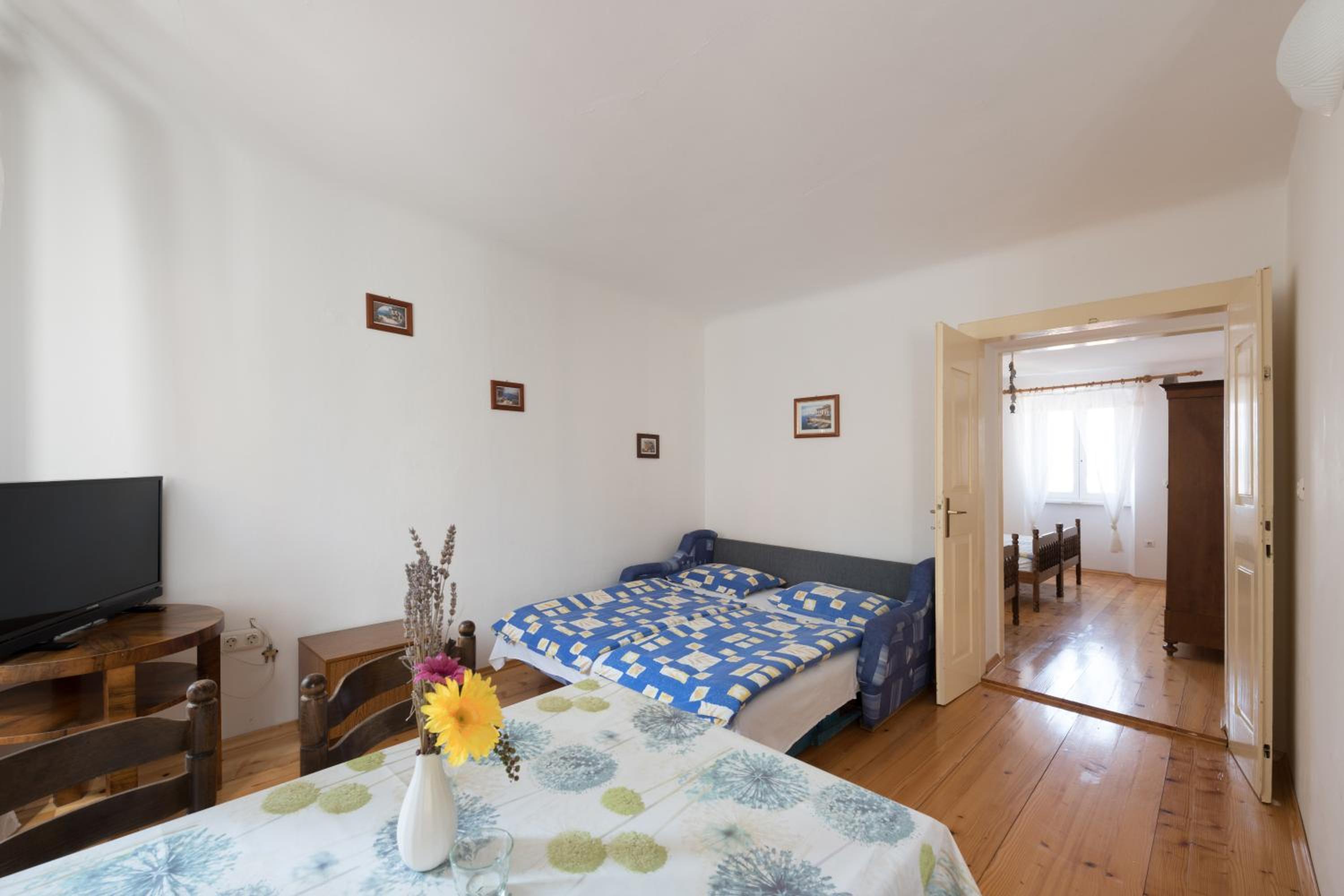 One-Bedroom Apartment with Sea View - Photo 4