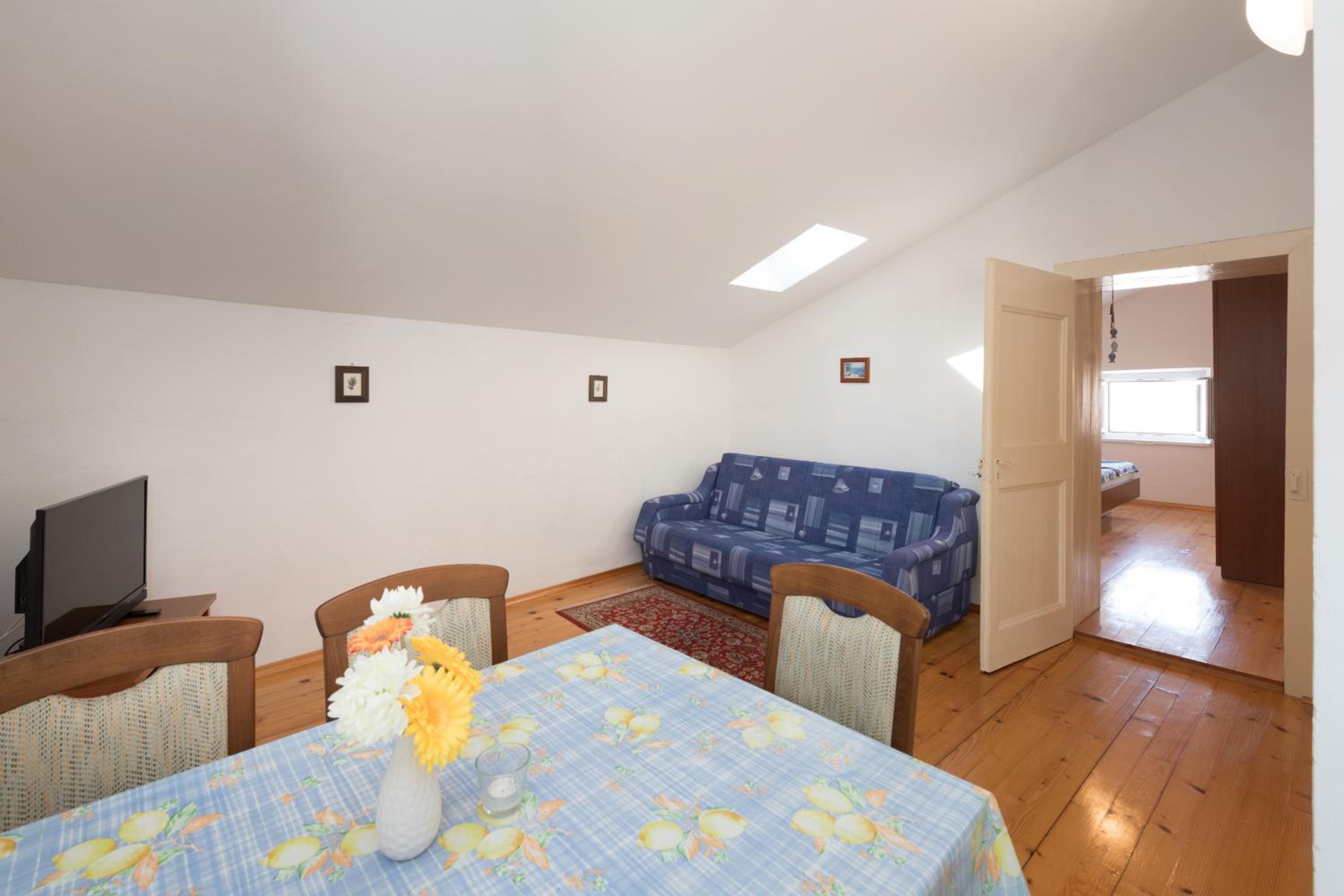 One-Bedroom Apartment with Sea View - Photo 1