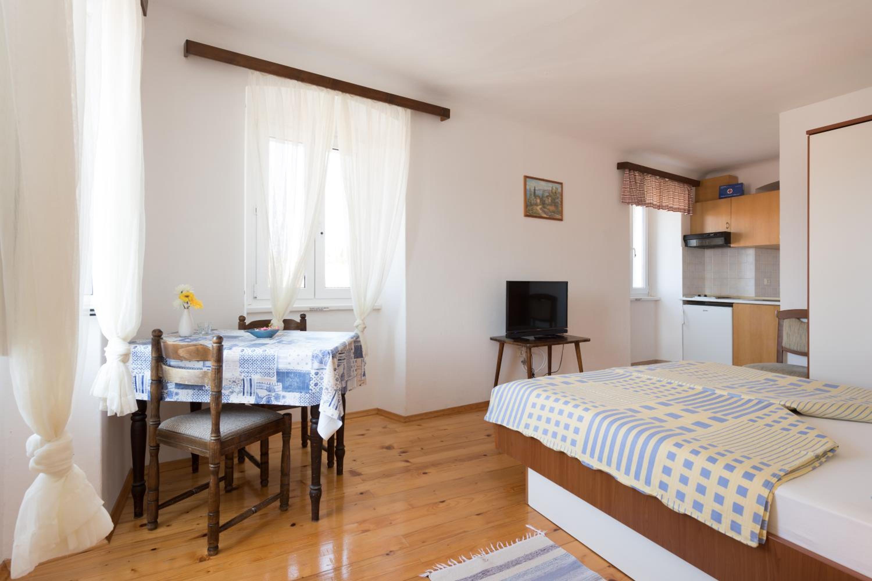 Studio with Sea View - Photo 4
