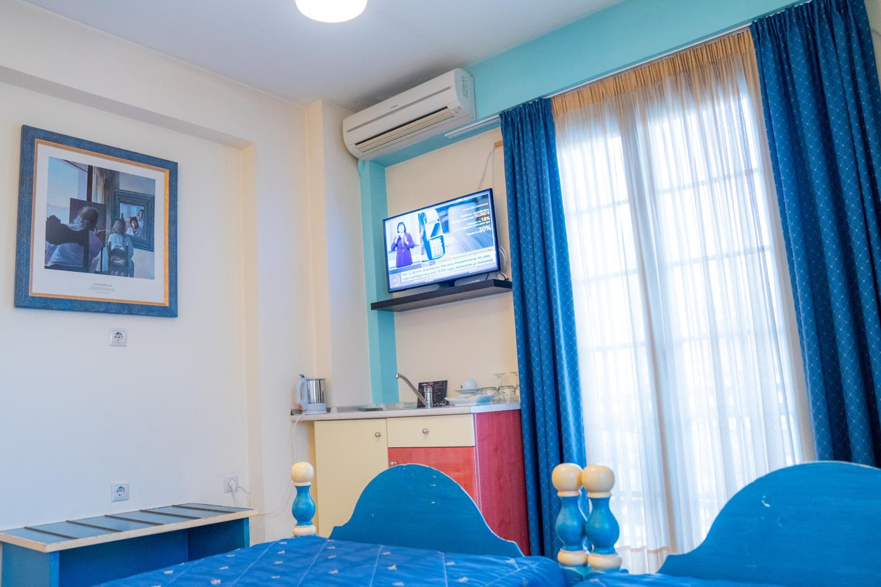 Twin Room with Balcony - Photo 3