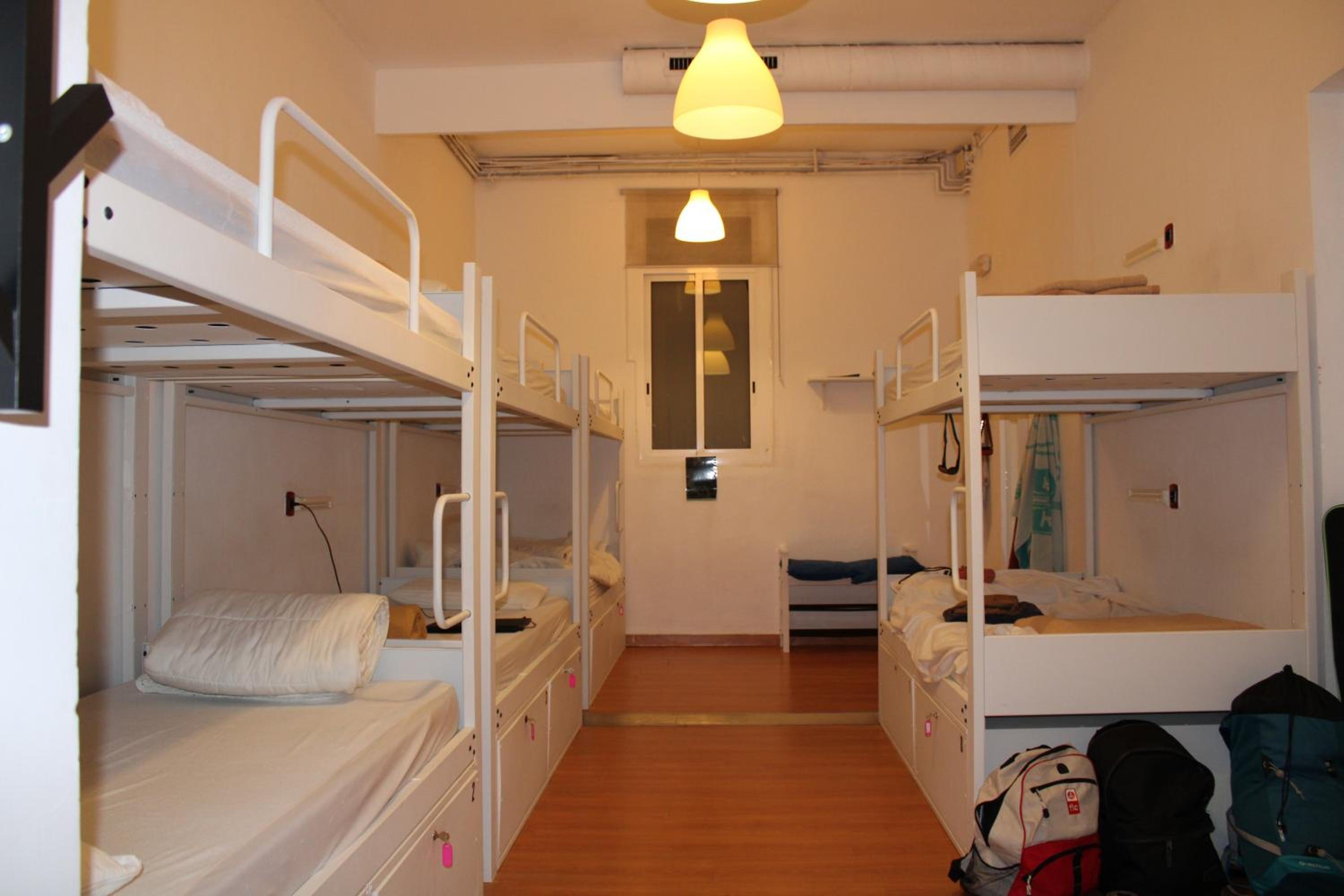 Cama en habitación compartida para 8 personas