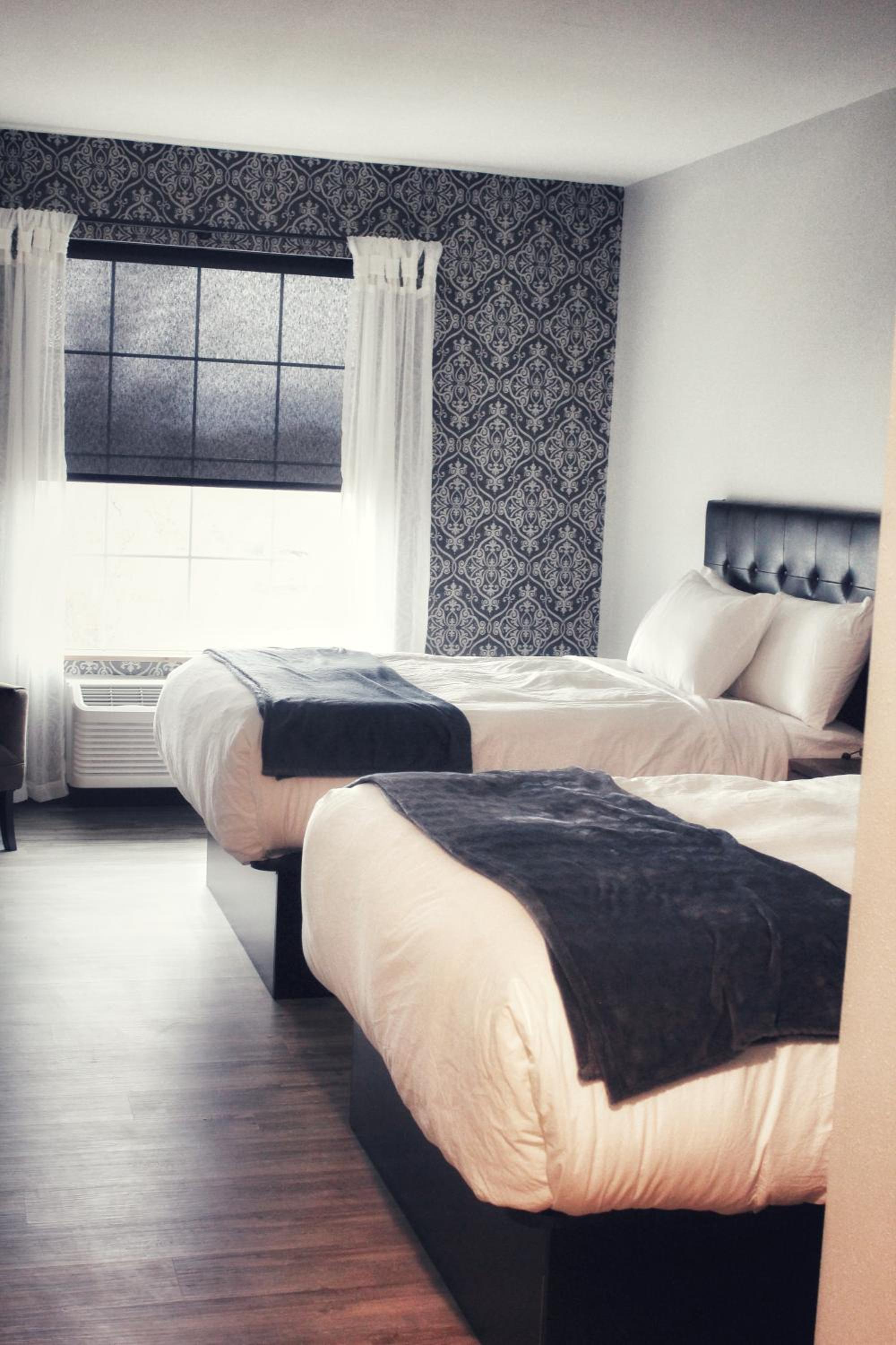 Standard Queen Room