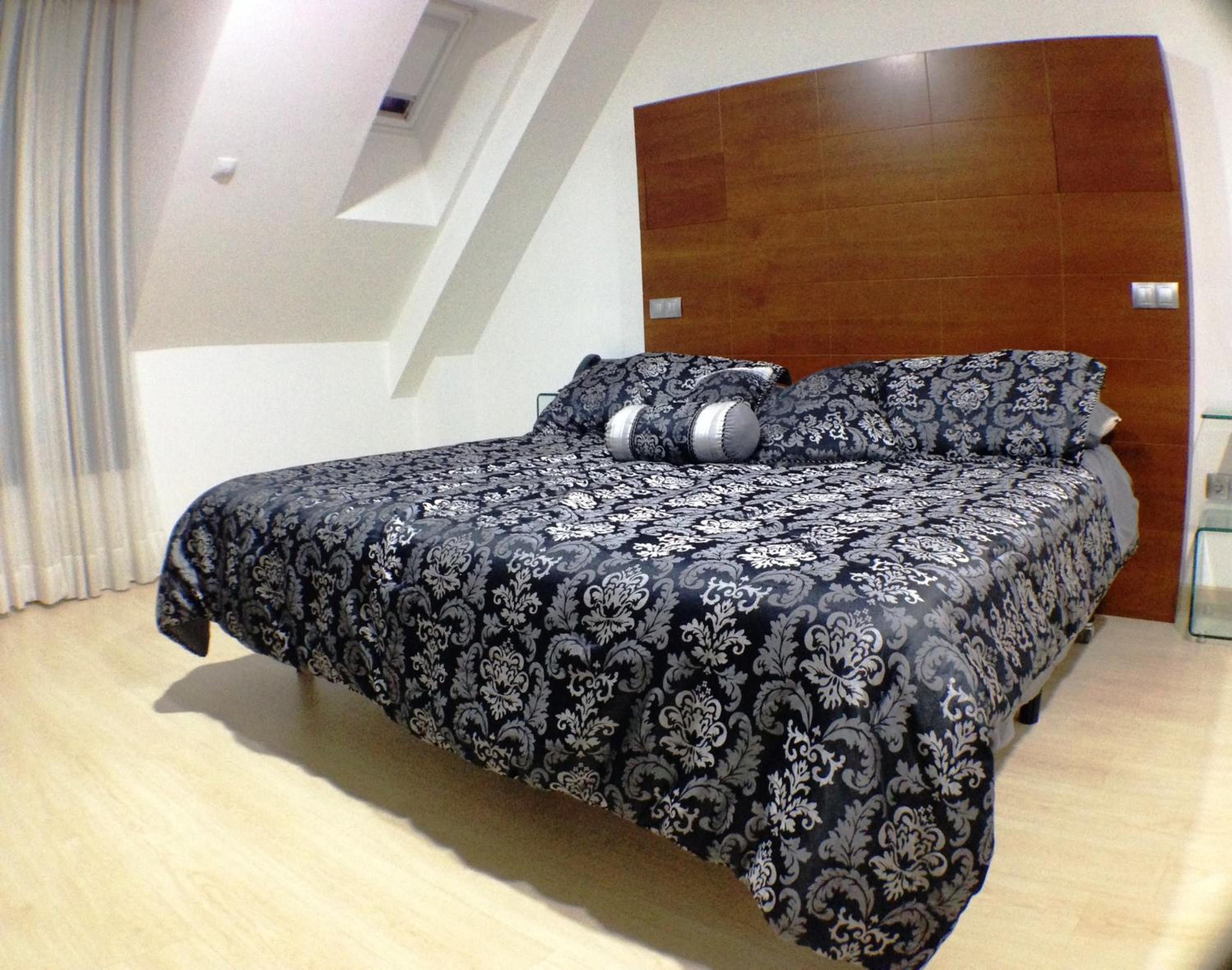 Family Studio - Photo 1