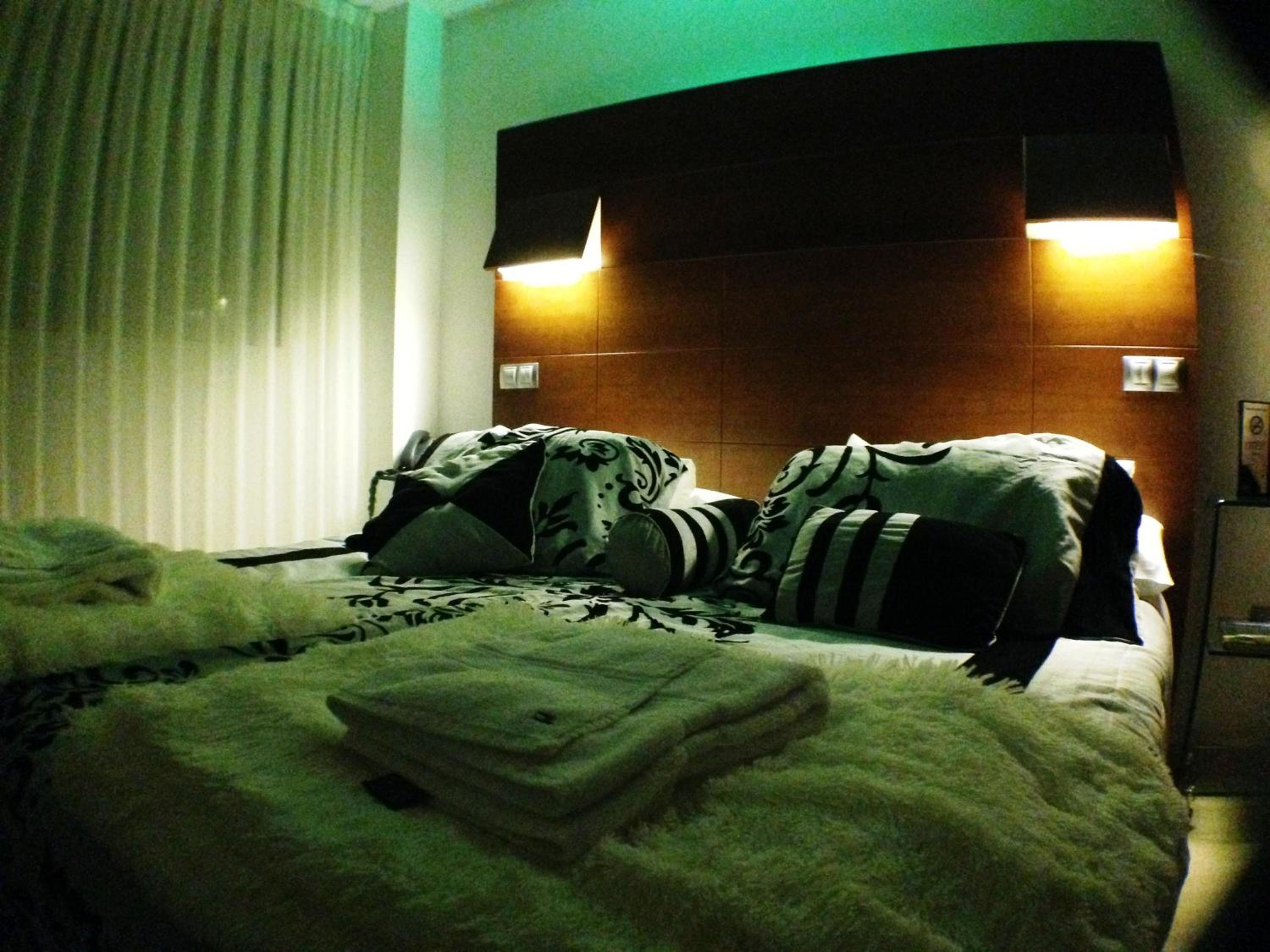 Deluxe Room - Photo 8