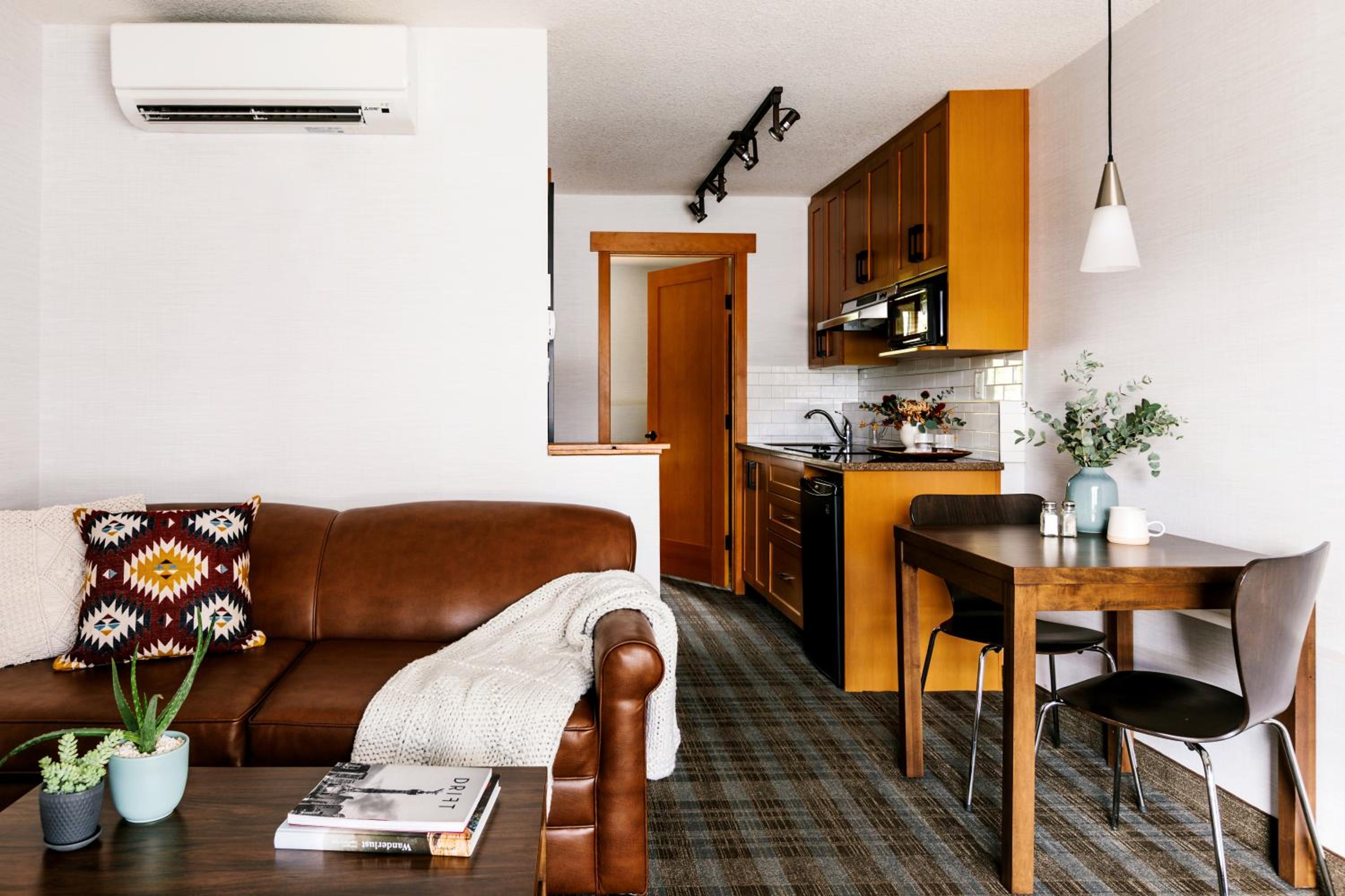 Whistler Room - One Queen bed and One Sofabed