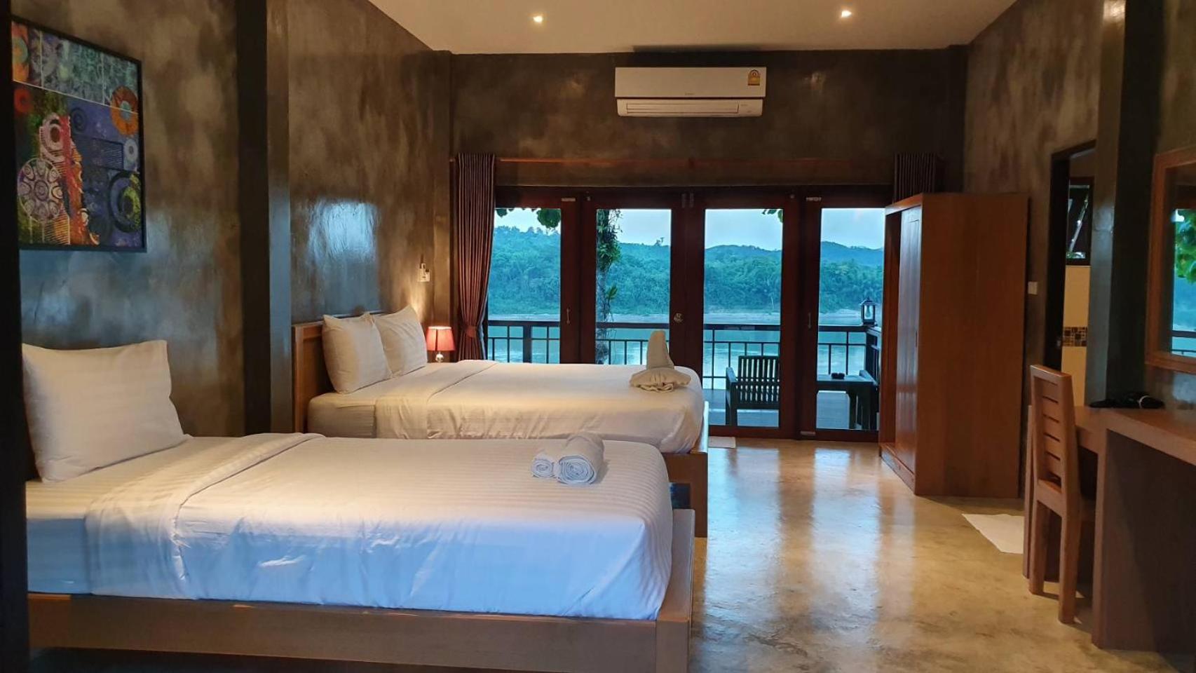 Deluxe Double Room - Photo 4