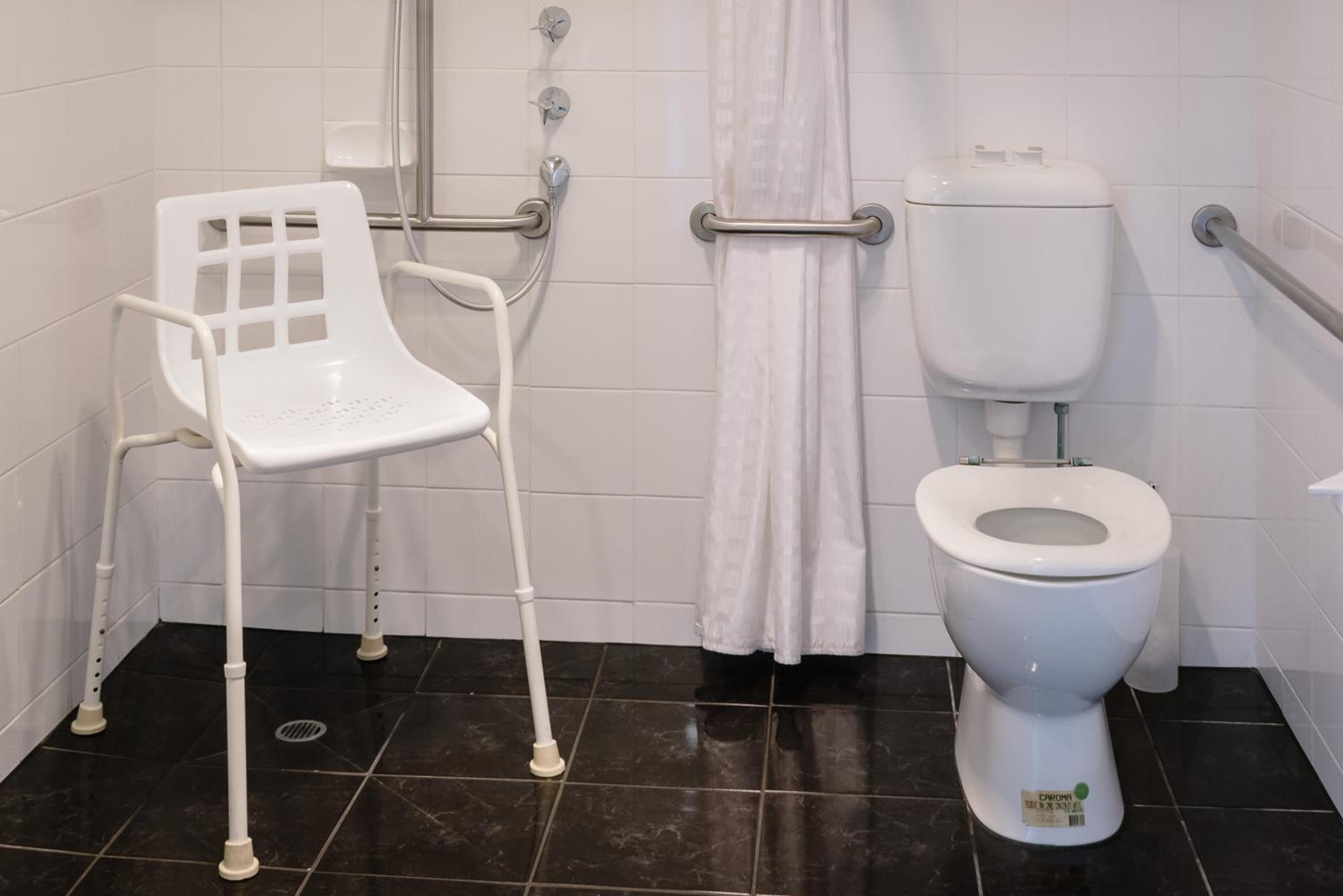  Suite - Disability Access 2 x Night Saver photo 3